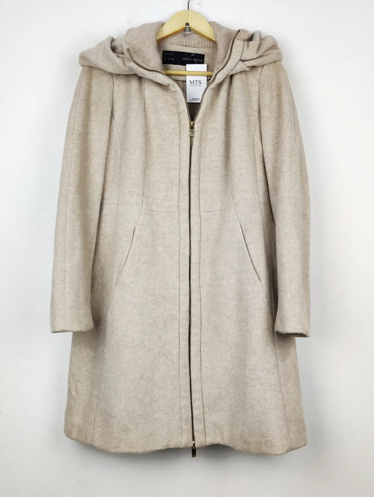 Buy online pre-used pre-loved 100% authentic & Original branded Zara (WC-2909) available in Pakistan. Top international brands avilable.