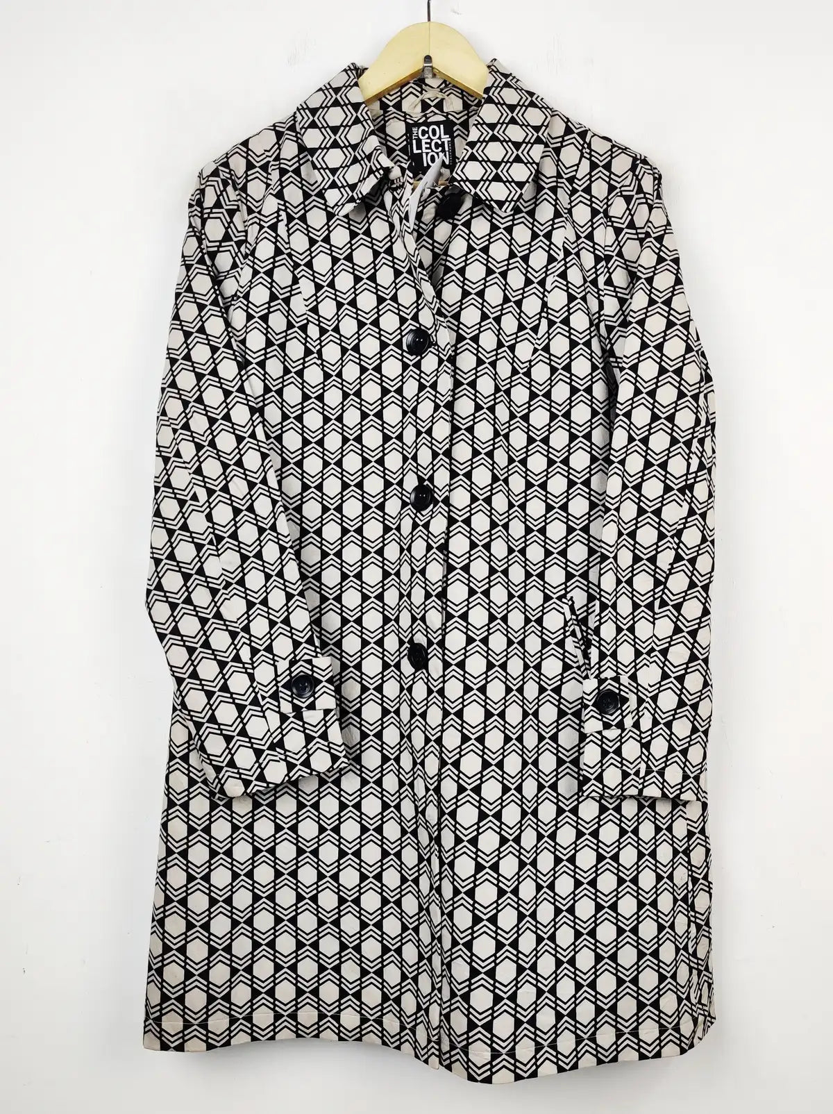 Buy online pre-used pre-loved 100% authentic & Original branded Debenhams (WC-2924) available in Pakistan. Top international brands avilable.