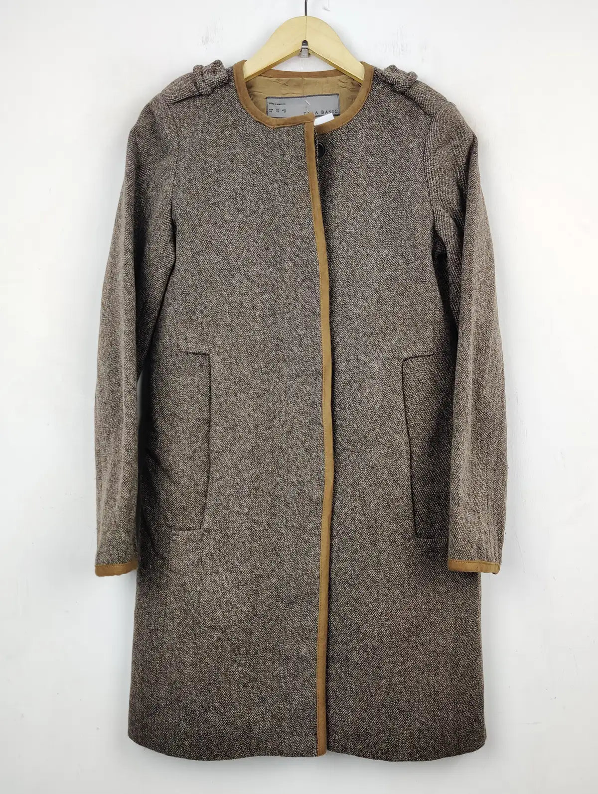 Buy online pre-used pre-loved 100% authentic & Original branded Zara (WC-2935) available in Pakistan. Top international brands avilable.