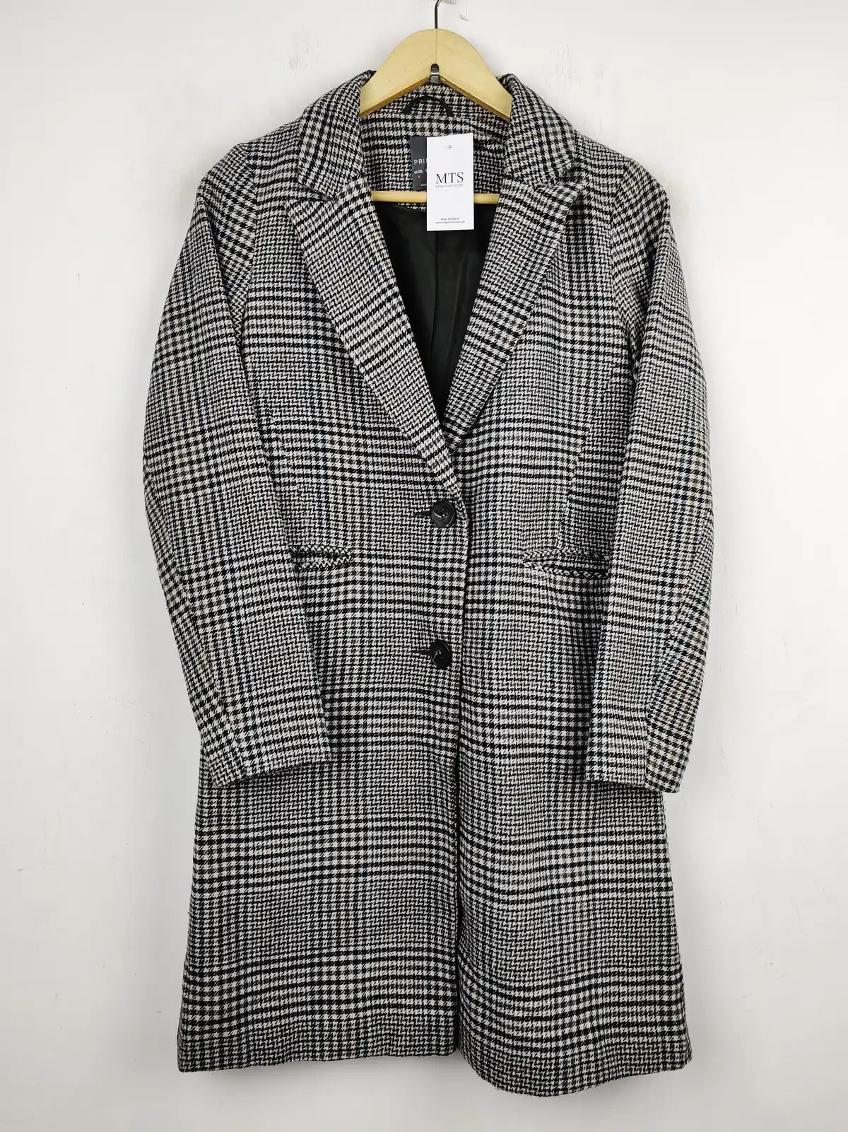 Buy online pre-used pre-loved 100% authentic & Original branded Primark (WC-2976) available in Pakistan. Top international brands avilable.