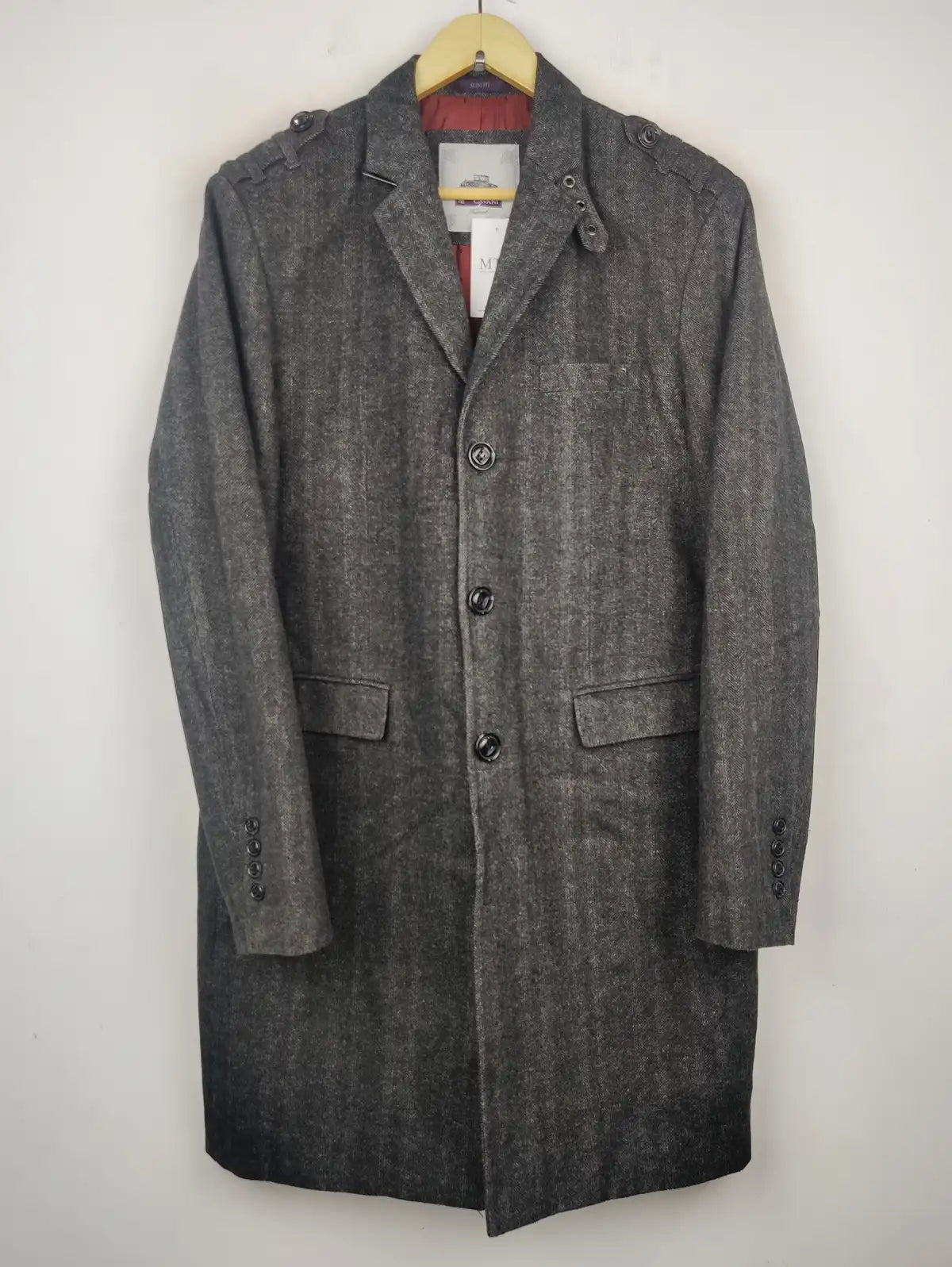 Buy online pre-used pre-loved 100% authentic & Original branded Cavani (WC-3030) available in Pakistan. Top international brands avilable.