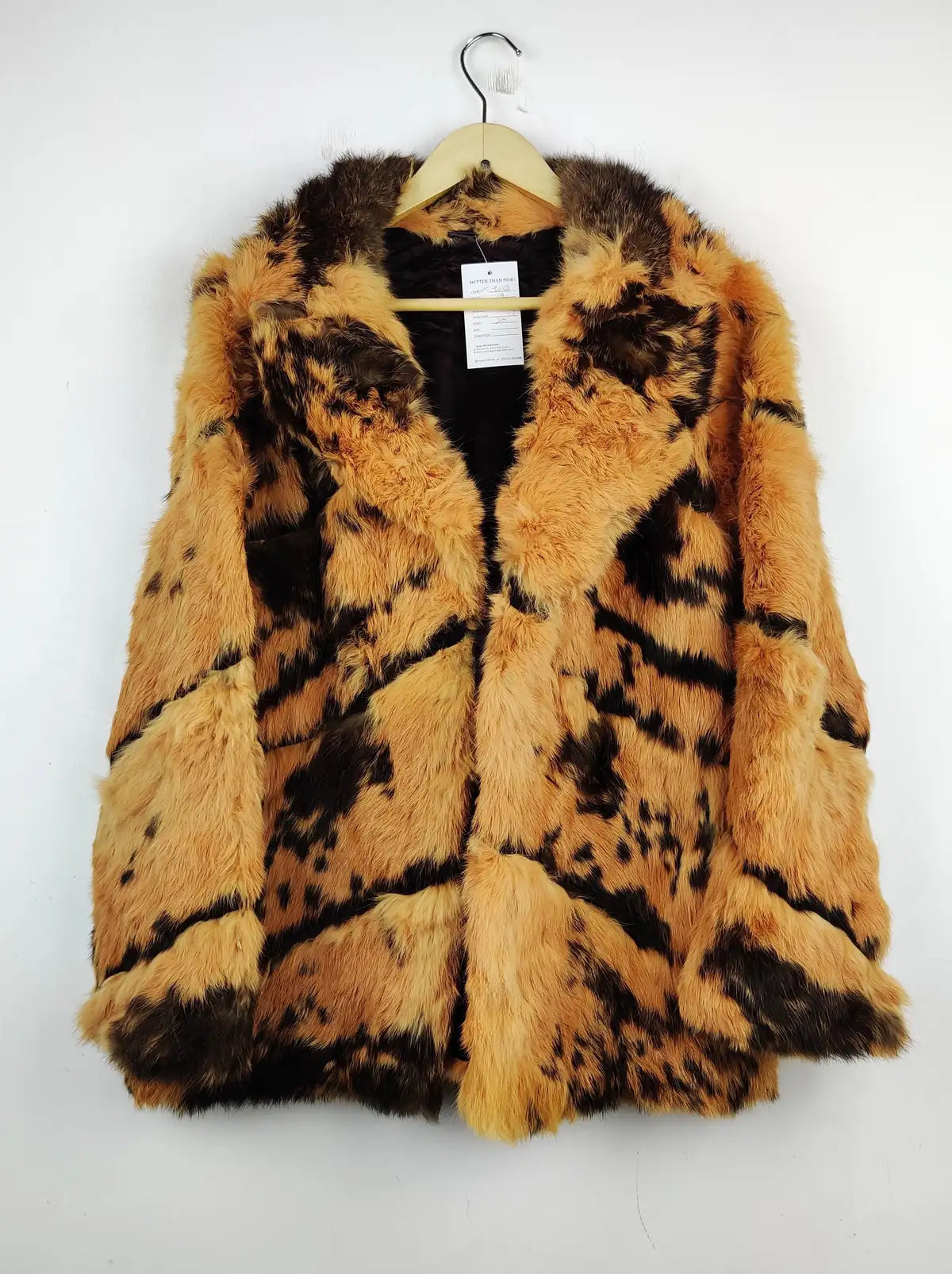 Buy online pre-used pre-loved 100% authentic & Original branded Unknown Brand (WC-3050) available in Pakistan. Top international brands avilable.