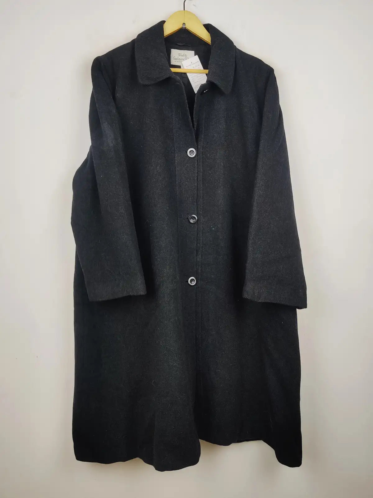 Buy online pre-used pre-loved 100% authentic & Original branded Unknown Brand (WC-3126) available in Pakistan. Top international brands avilable.