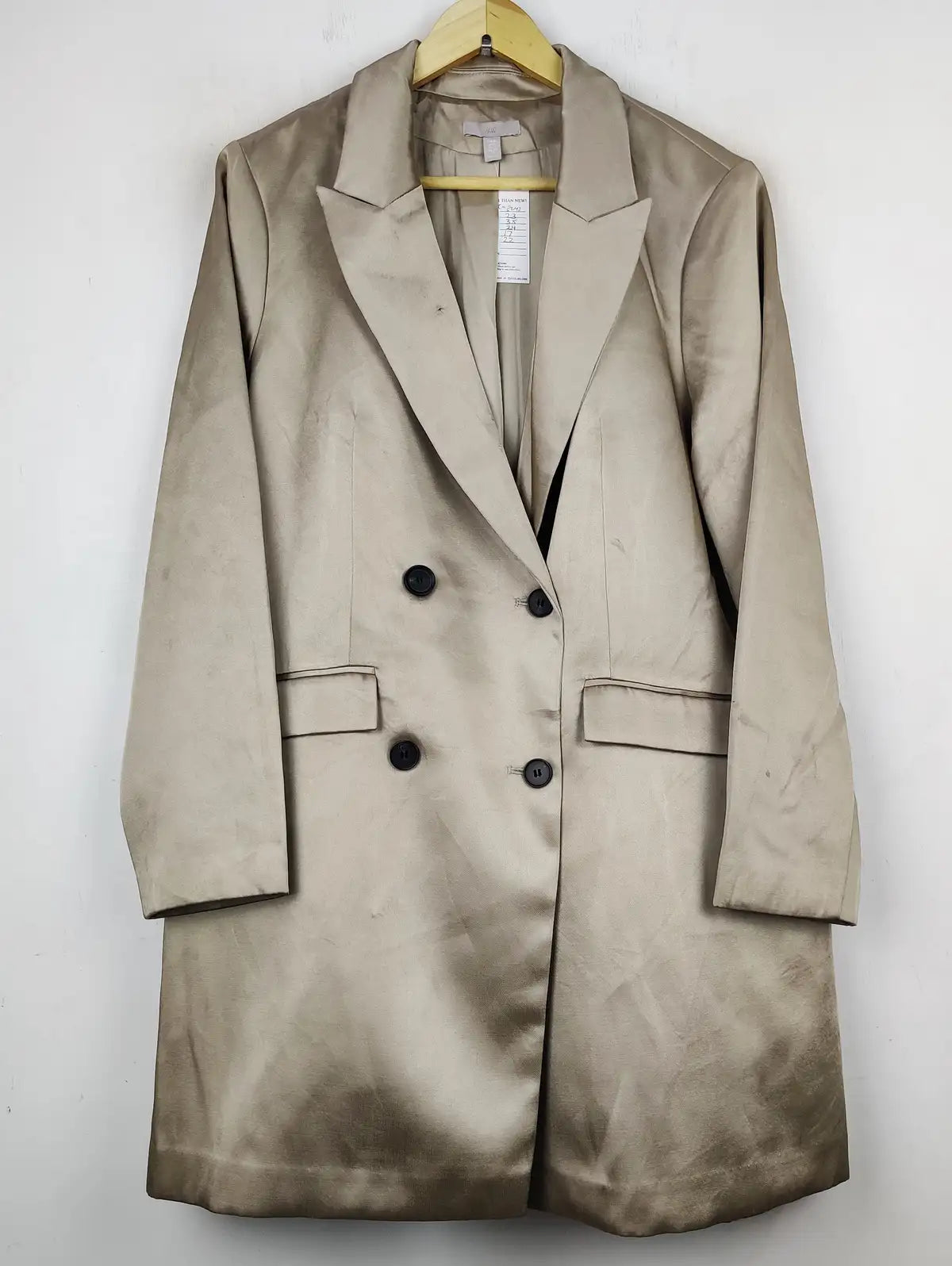 Buy online pre-used pre-loved 100% authentic & Original branded H&M (WC-3243) available in Pakistan. Top international brands avilable.