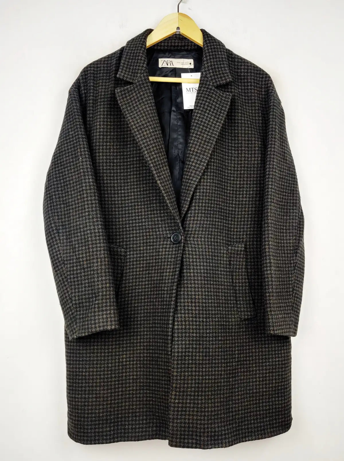 Buy online pre-used pre-loved 100% authentic & Original branded Zara (WC-3284) available in Pakistan. Top international brands avilable.