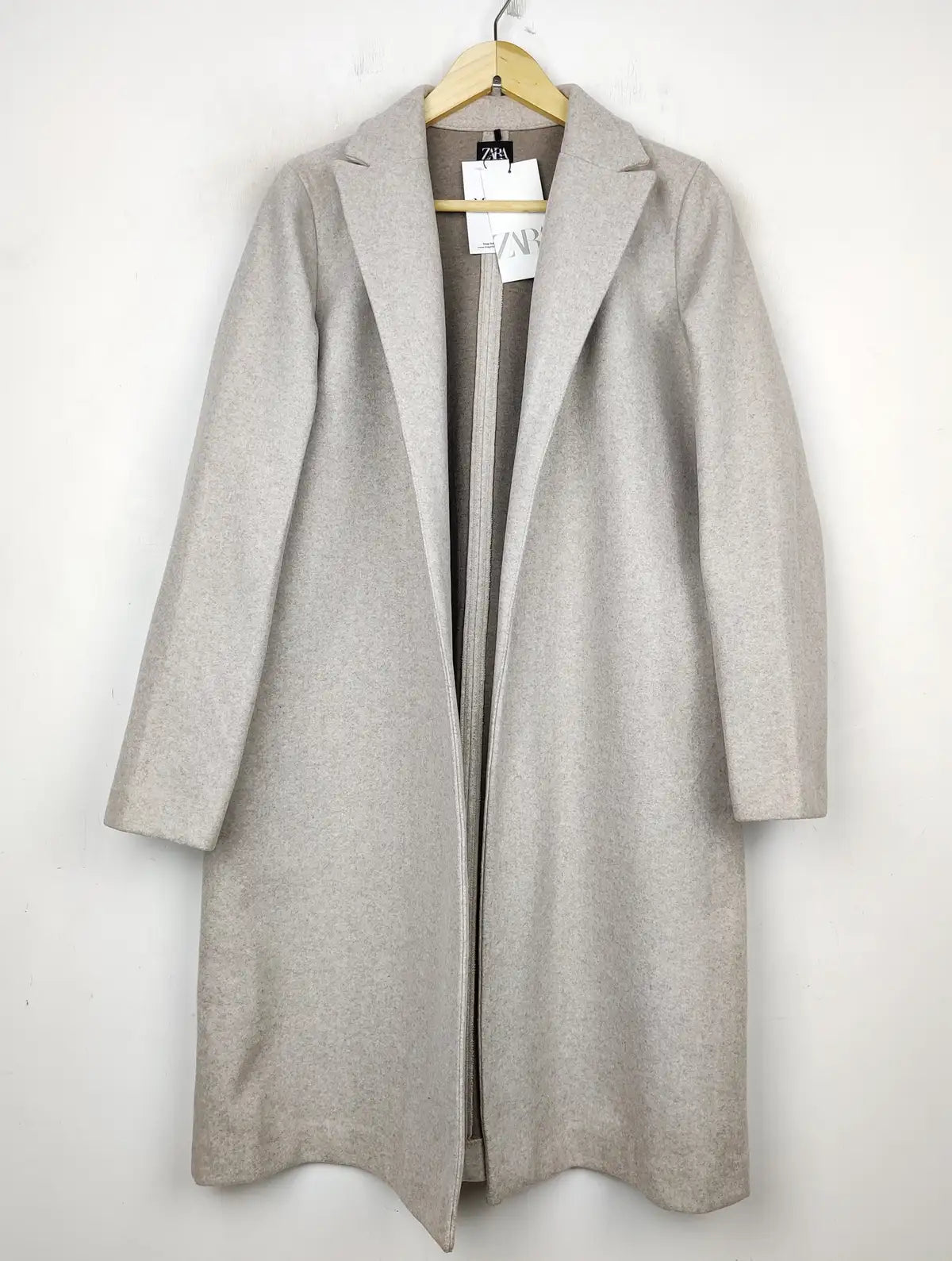 Buy online pre-used pre-loved 100% authentic & Original branded Zara (WC-3300) available in Pakistan. Top international brands avilable.