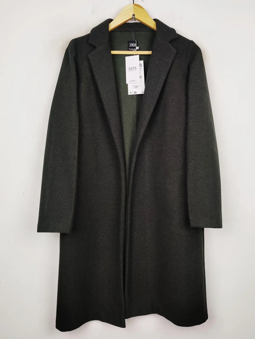 Buy online pre-used pre-loved 100% authentic & Original branded Zara (WC-3351) available in Pakistan. Top international brands avilable.