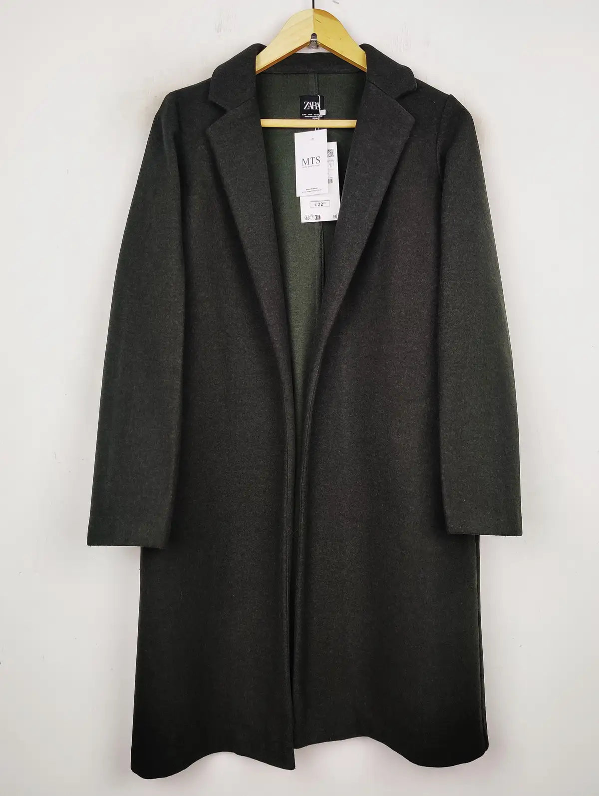 Buy online pre-used pre-loved 100% authentic & Original branded Zara (WC-3351) available in Pakistan. Top international brands avilable.