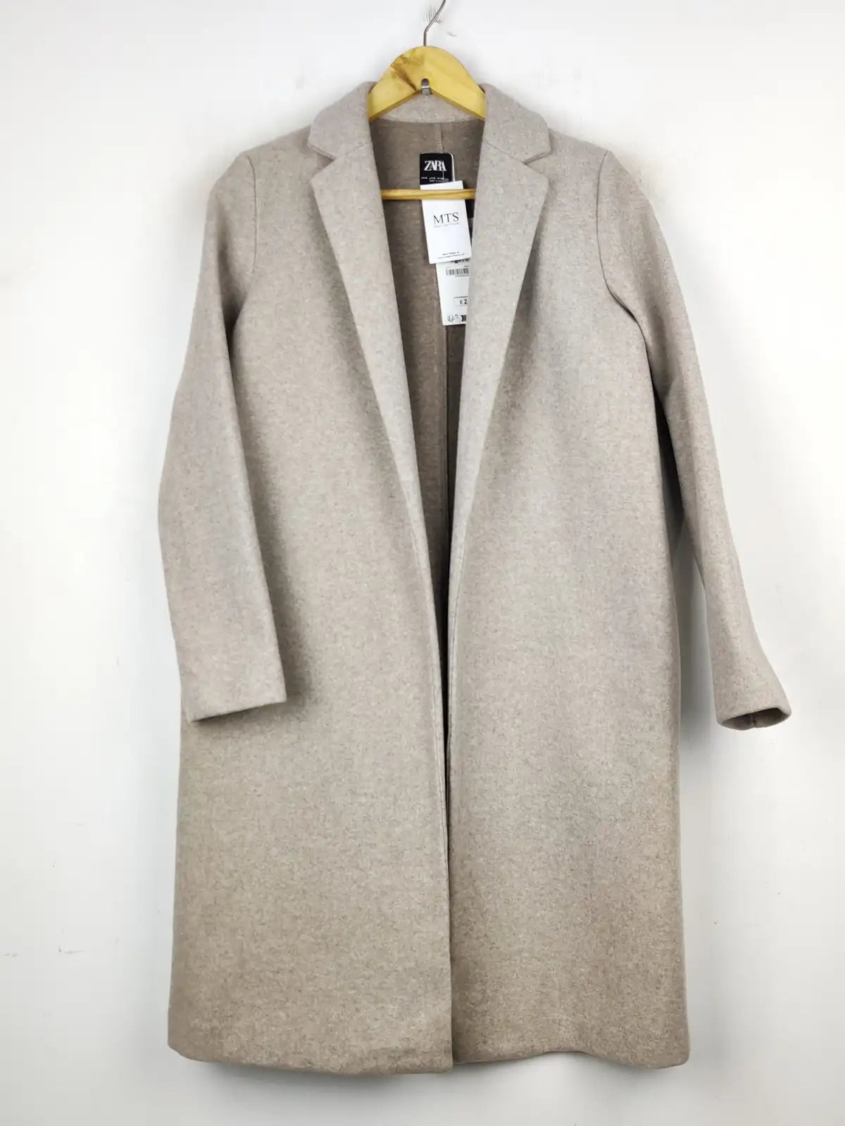 Buy online pre-used pre-loved 100% authentic & Original branded Zara (WC-3379) available in Pakistan. Top international brands avilable.