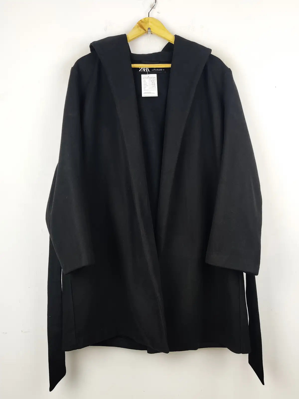 Buy online pre-used pre-loved 100% authentic & Original branded Zara (WC-3387) available in Pakistan. Top international brands avilable.