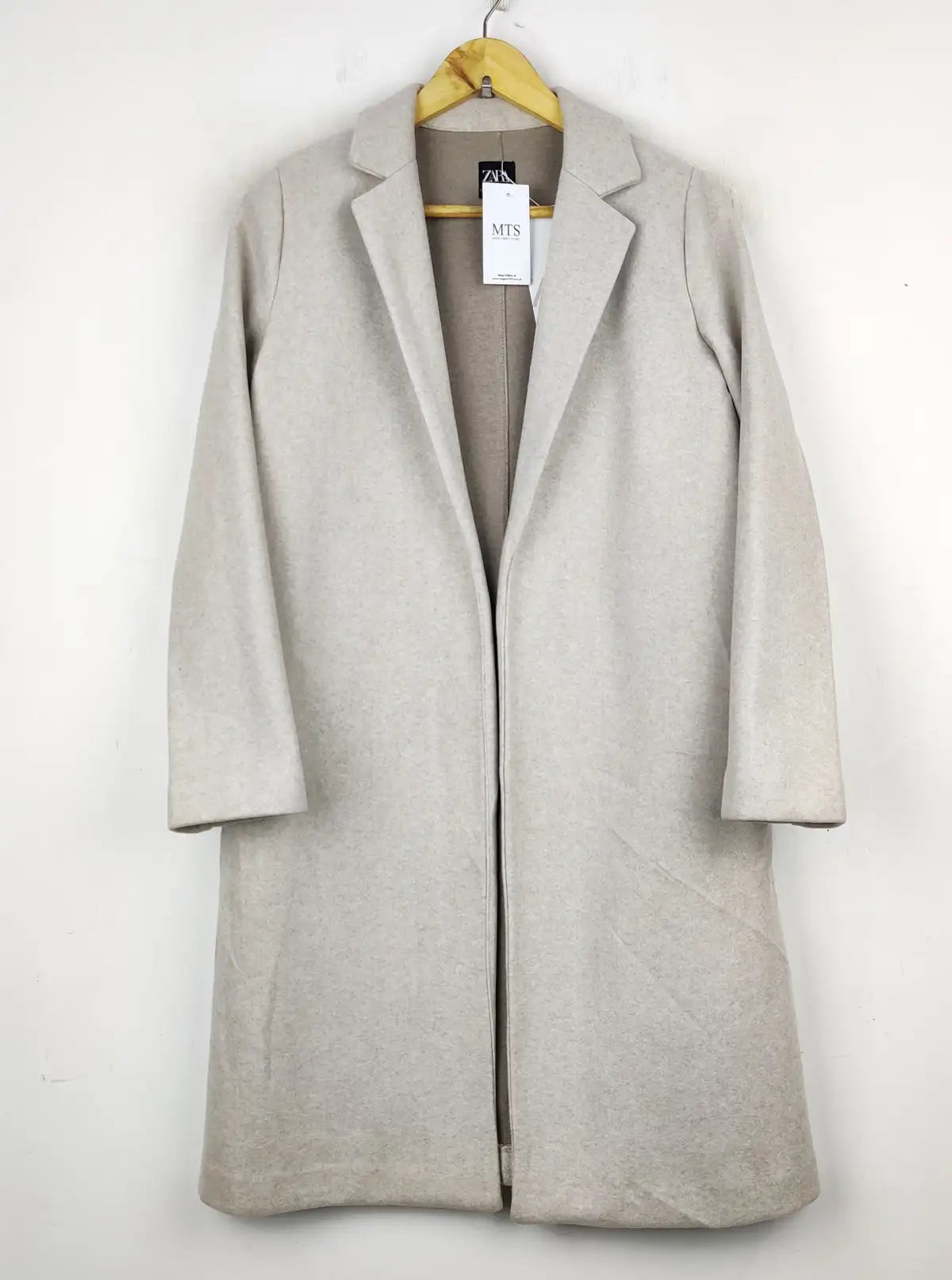 Buy online pre-used pre-loved 100% authentic & Original branded Zara (WC-3389) available in Pakistan. Top international brands avilable.