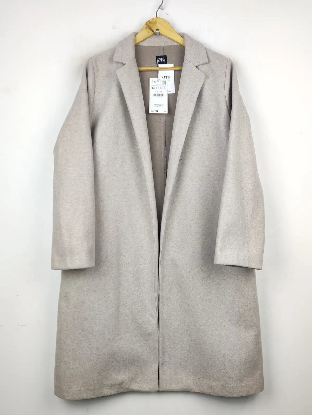 Buy online pre-used pre-loved 100% authentic & Original branded Zara (WC-3440) available in Pakistan. Top international brands avilable.