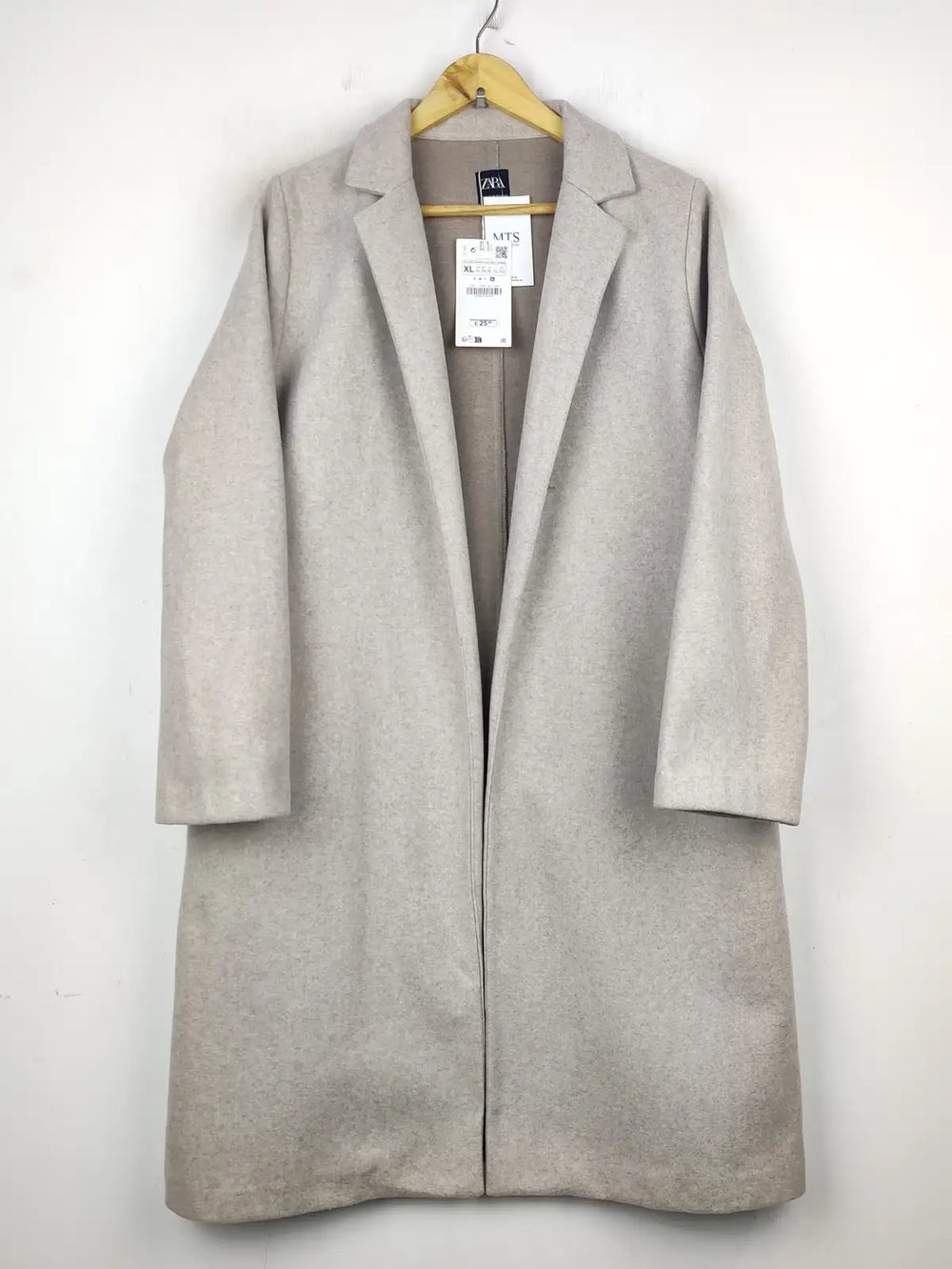 Buy online pre-used pre-loved 100% authentic & Original branded Zara (WC-3440) available in Pakistan. Top international brands avilable.