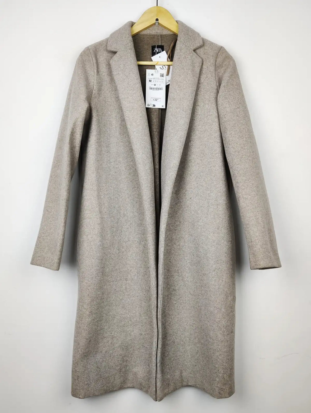 Buy online pre-used pre-loved 100% authentic & Original branded Zara (WC-3458) available in Pakistan. Top international brands avilable.