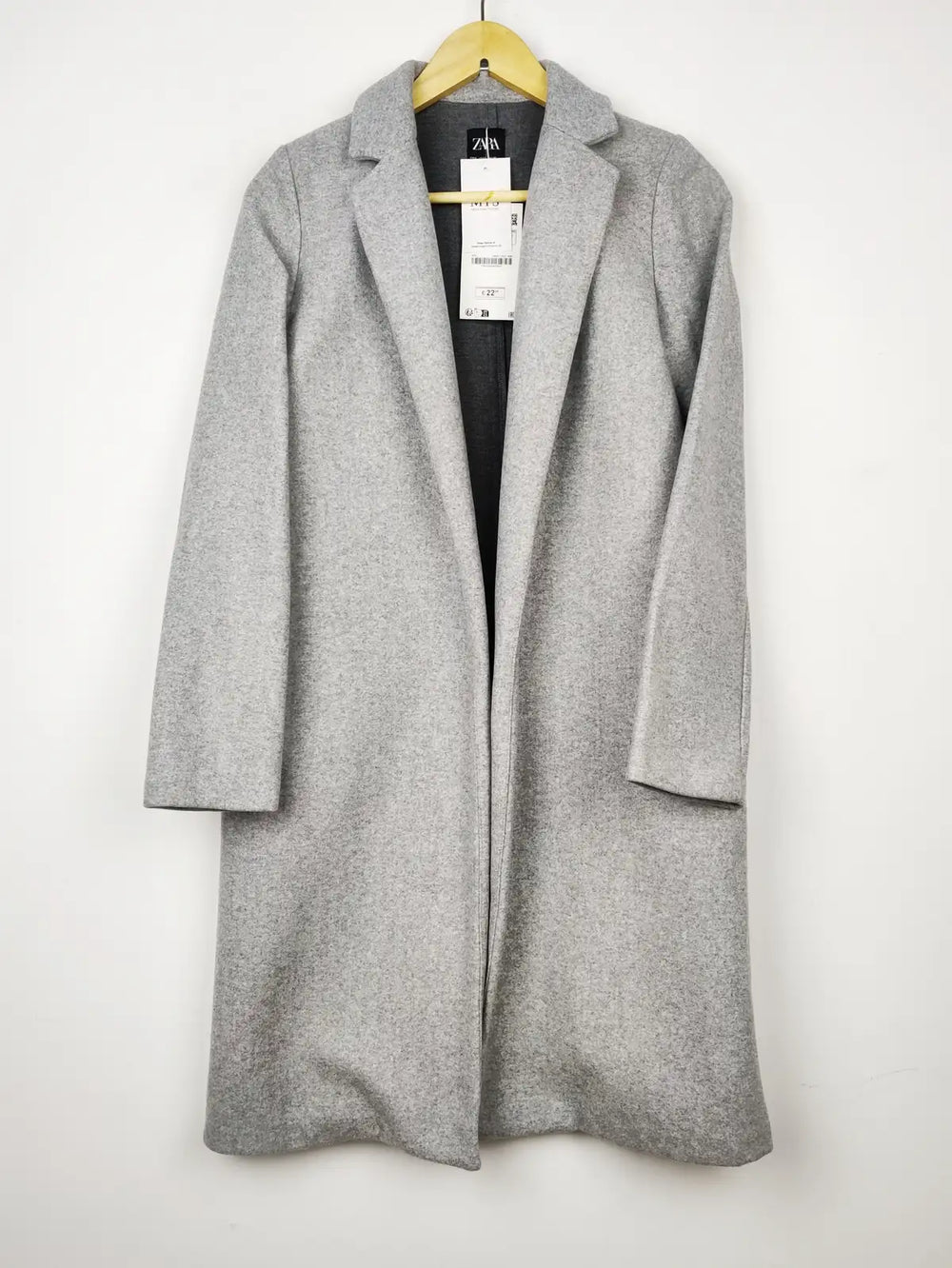 Buy online pre-used pre-loved 100% authentic & Original branded Zara (WC-3469) available in Pakistan. Top international brands avilable.