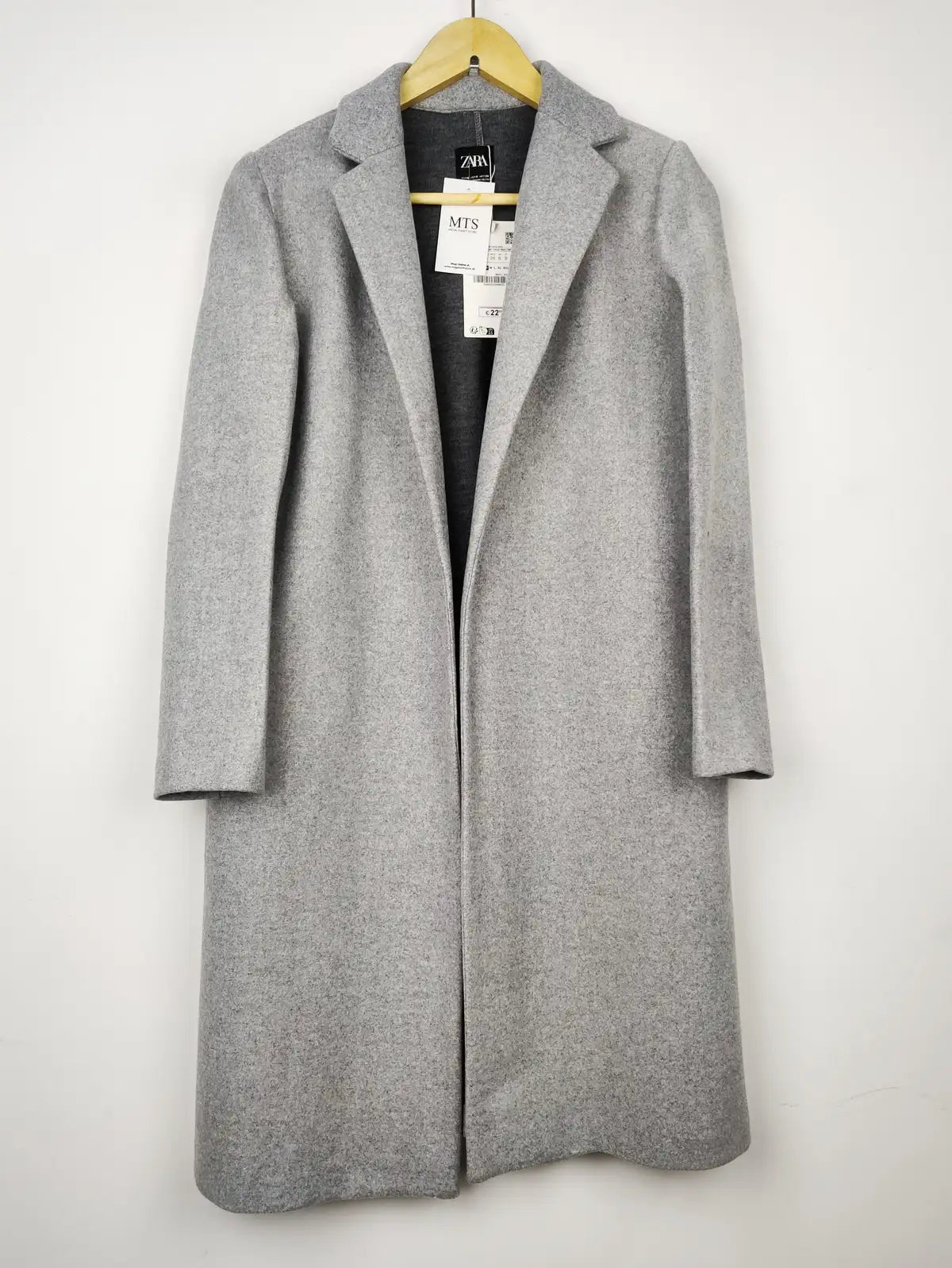 Buy online pre-used pre-loved 100% authentic & Original branded Zara (WC-3470) available in Pakistan. Top international brands avilable.