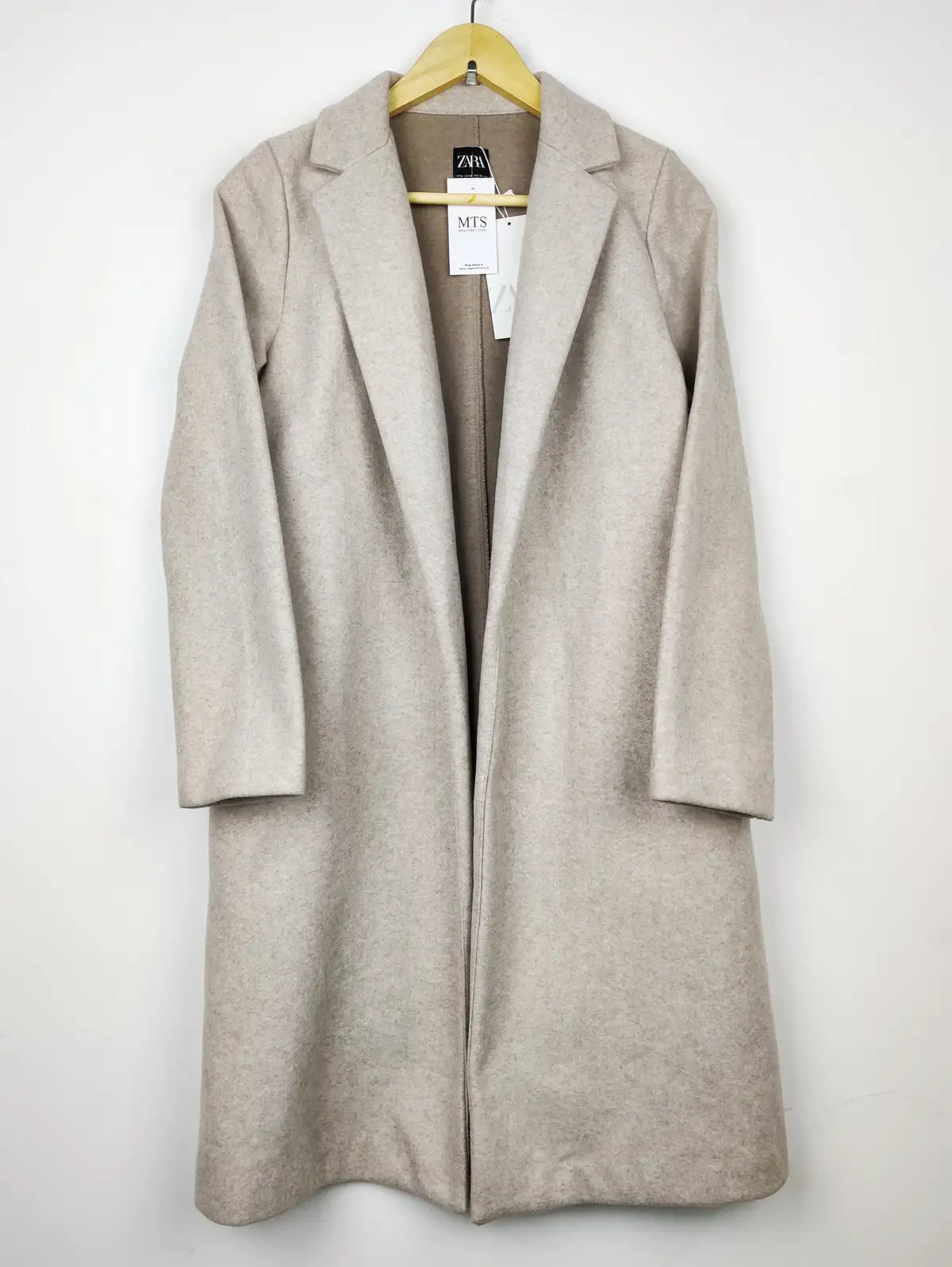 Buy online pre-used pre-loved 100% authentic & Original branded Zara (WC-3471) available in Pakistan. Top international brands avilable.