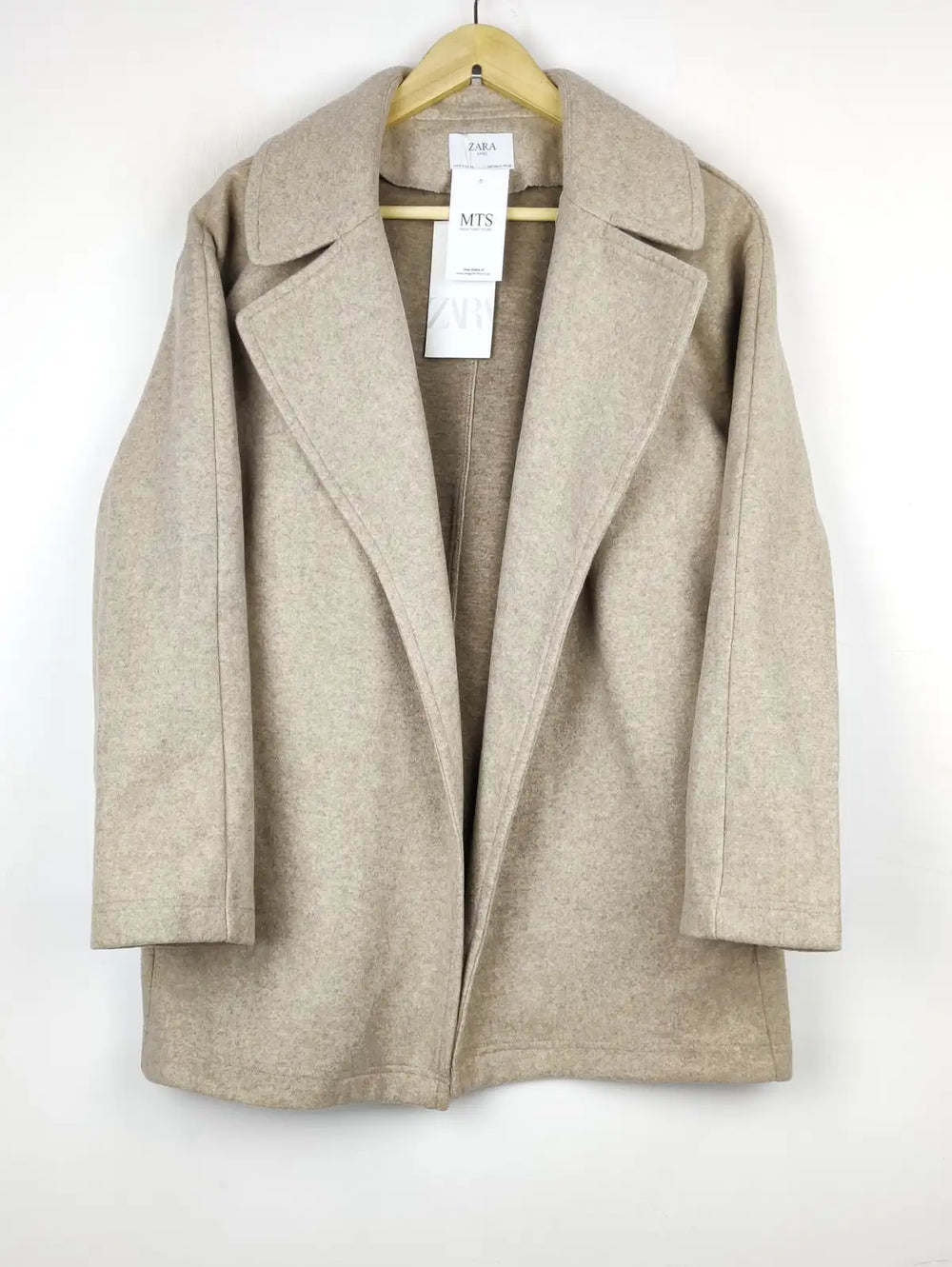 Buy online pre-used pre-loved 100% authentic & Original branded Zara (WC-3504) available in Pakistan. Top international brands avilable.