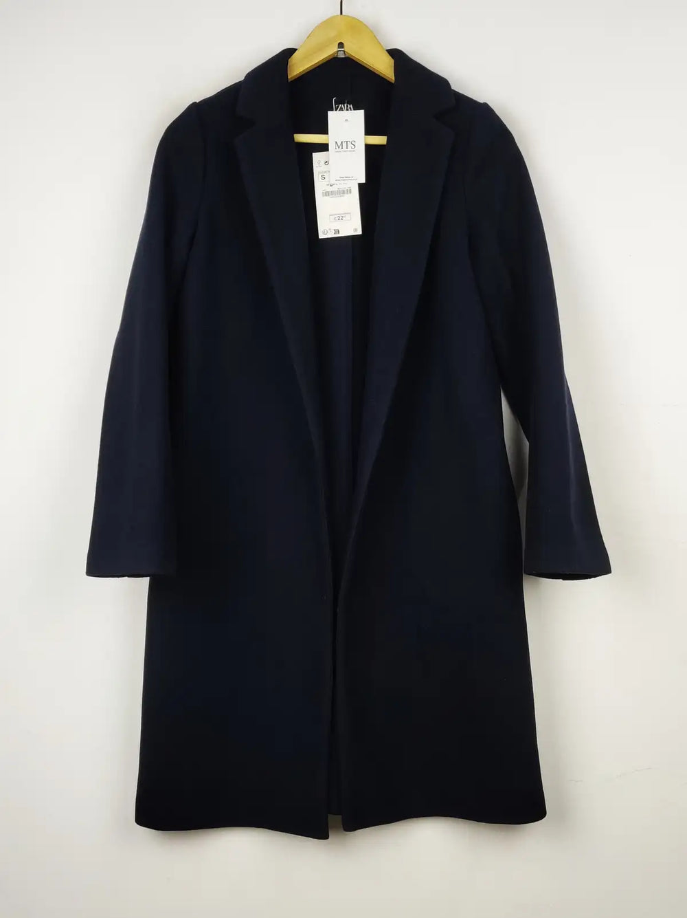 Buy online pre-used pre-loved 100% authentic & Original branded Zara (WC-3512) available in Pakistan. Top international brands avilable.