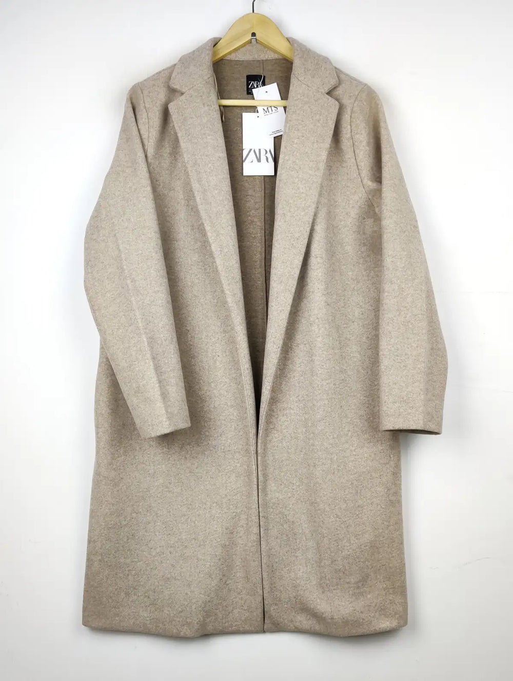 Buy online pre-used pre-loved 100% authentic & Original branded Zara (WC-3521) available in Pakistan. Top international brands avilable.