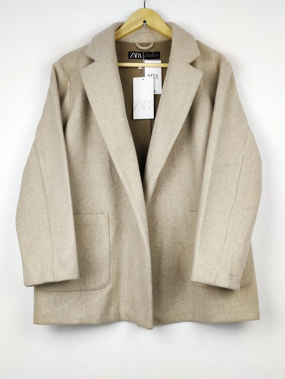 Buy online pre-used pre-loved 100% authentic & Original branded Zara (WC-3526) available in Pakistan. Top international brands avilable.