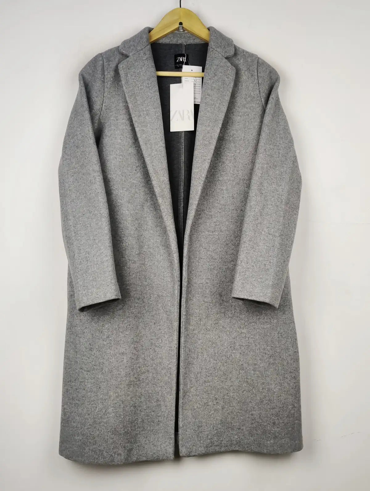 Buy online pre-used pre-loved 100% authentic & Original branded Zara (WC-3531) available in Pakistan. Top international brands avilable.