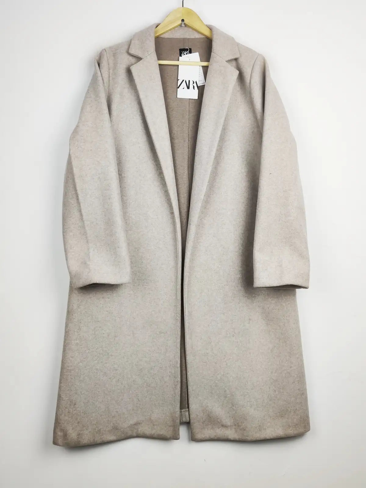 Buy online pre-used pre-loved 100% authentic & Original branded Zara (WC-3562) available in Pakistan. Top international brands avilable.