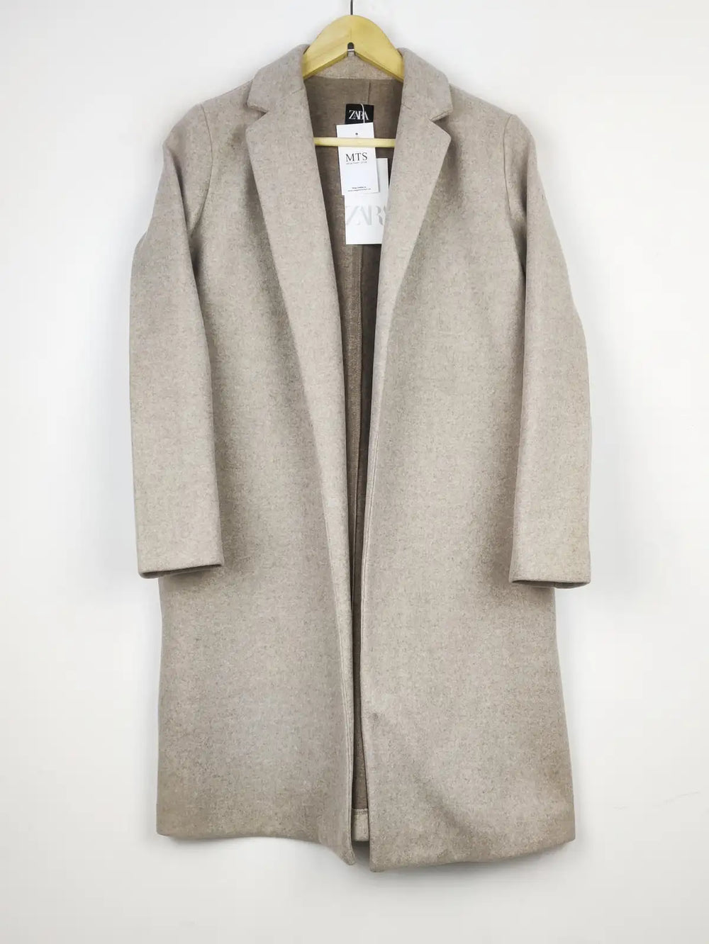 Buy online pre-used pre-loved 100% authentic & Original branded Zara (WC-3563) available in Pakistan. Top international brands avilable.