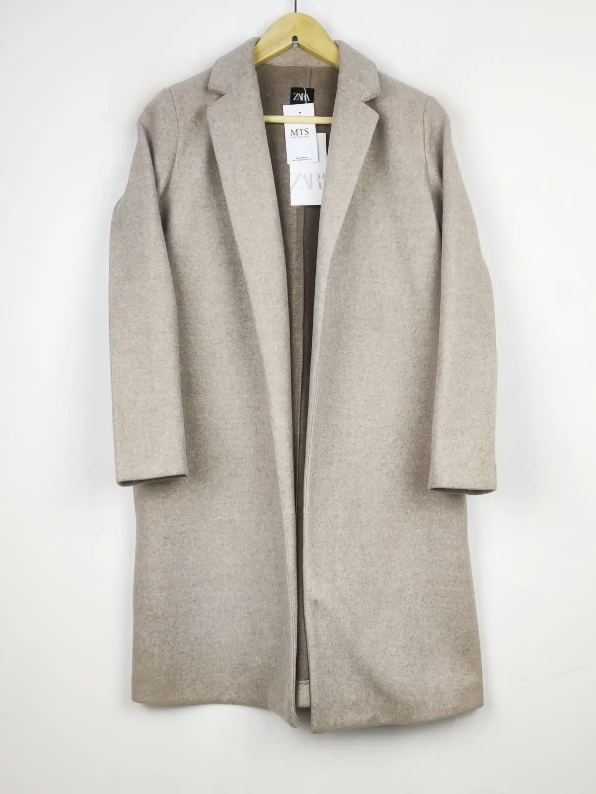 Buy online pre-used pre-loved 100% authentic & Original branded Zara (WC-3563) available in Pakistan. Top international brands avilable.