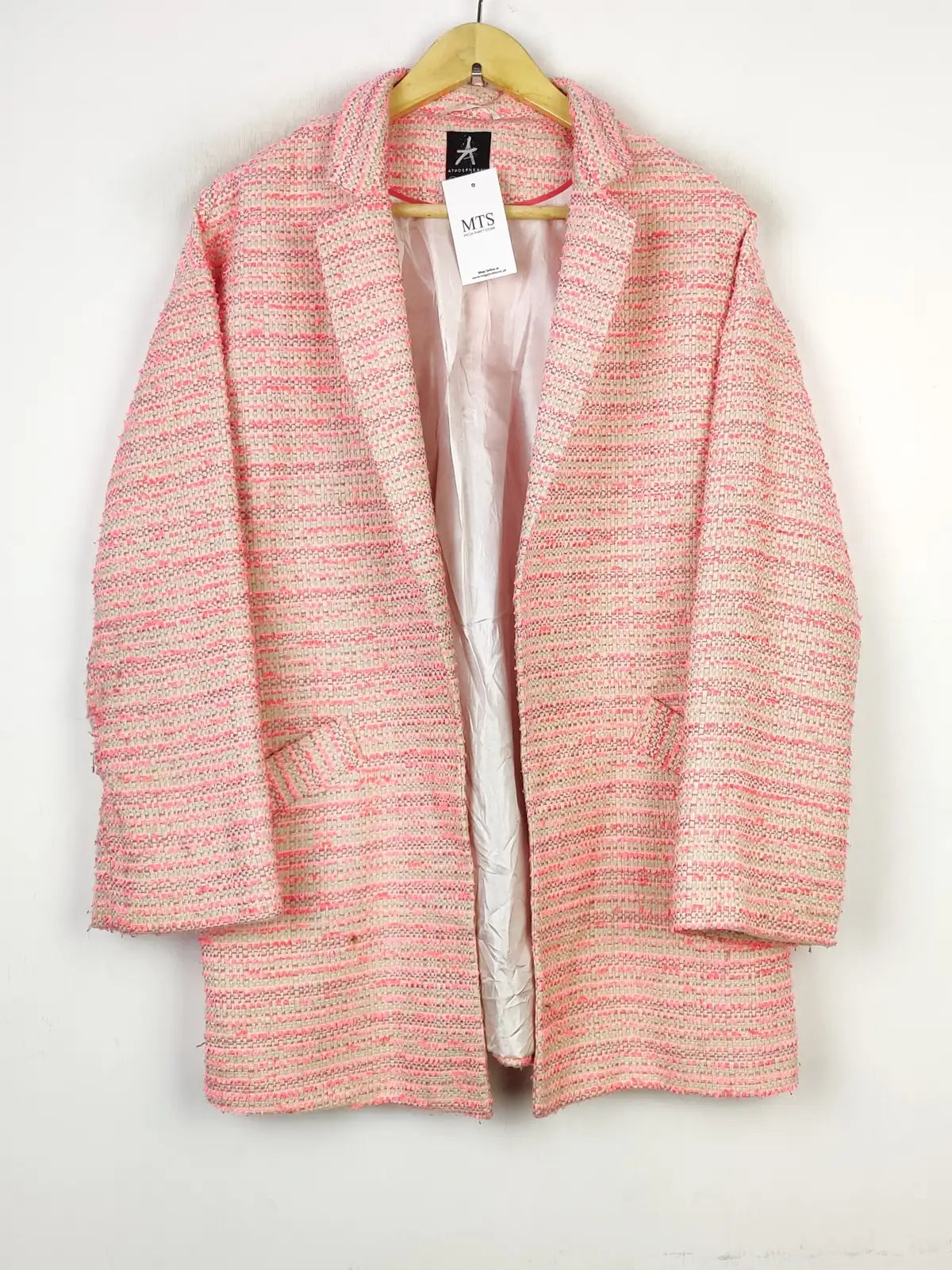 Buy online pre-used pre-loved 100% authentic & Original branded Atmosphere (WC-3586) available in Pakistan. Top international brands avilable.