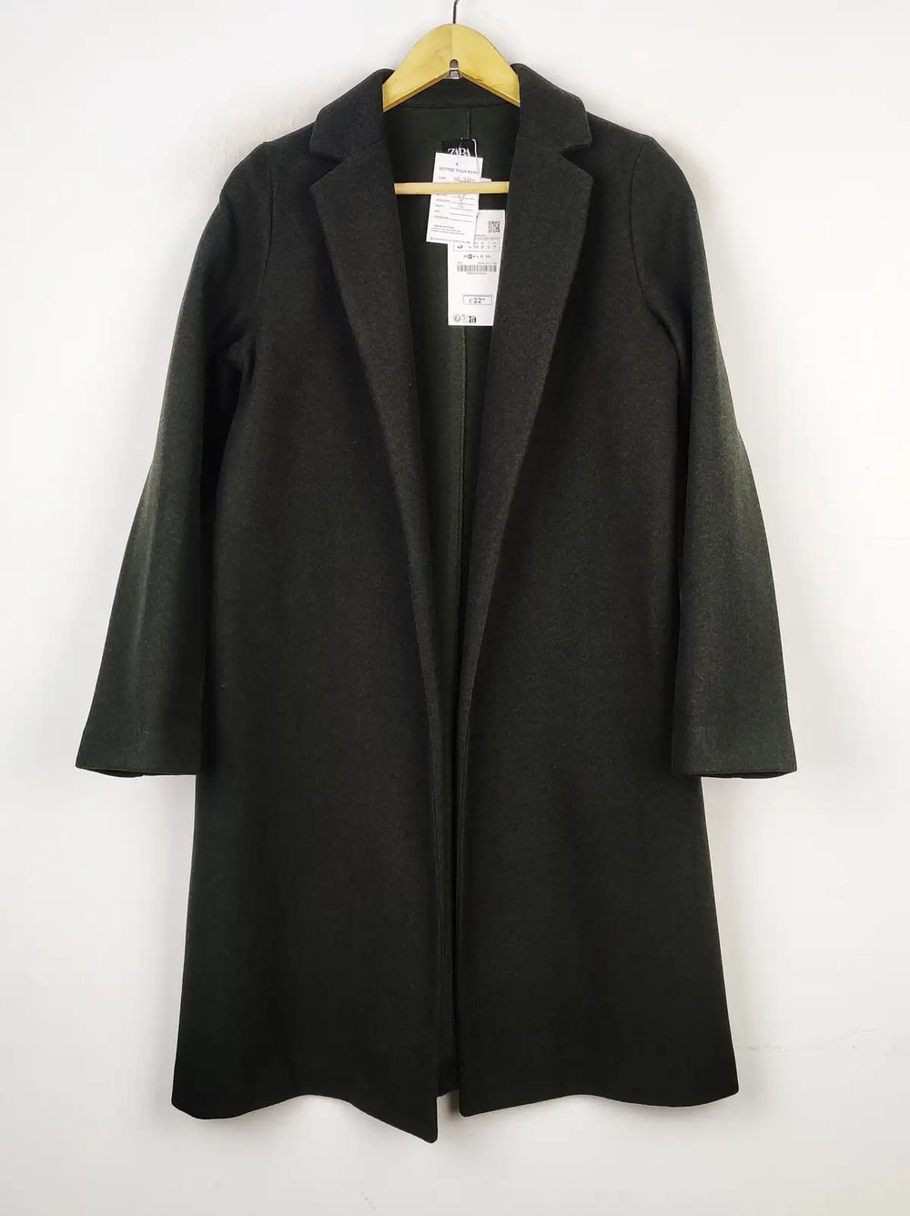 Buy online pre-used pre-loved 100% authentic & Original branded Zara (WC-3594) available in Pakistan. Top international brands avilable.