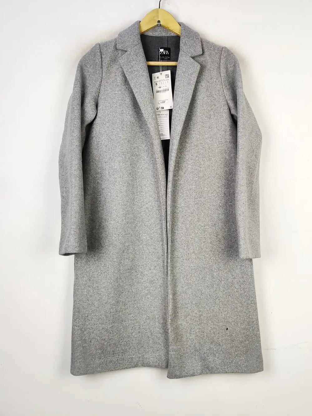 Buy online pre-used pre-loved 100% authentic & Original branded Zara (WC-3715) available in Pakistan. Top international brands avilable.