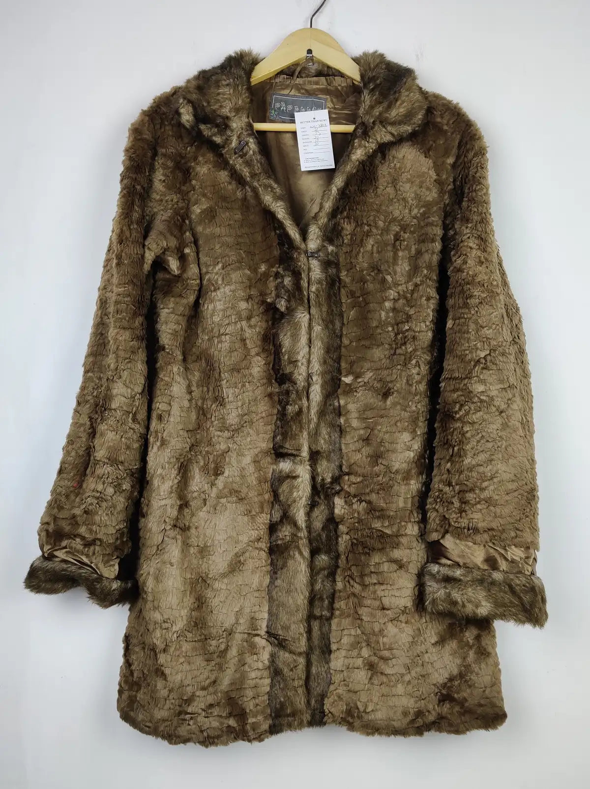 Buy online pre-used pre-loved 100% authentic & Original branded Papillon (WC-3802) available in Pakistan. Top international brands avilable.
