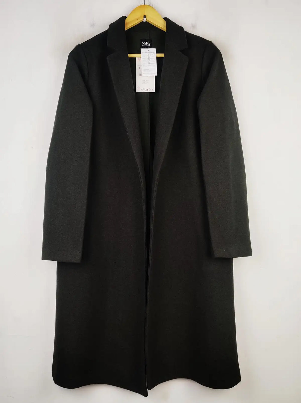 Buy online pre-used pre-loved 100% authentic & Original branded Zara (WC-4073) available in Pakistan. Top international brands avilable.