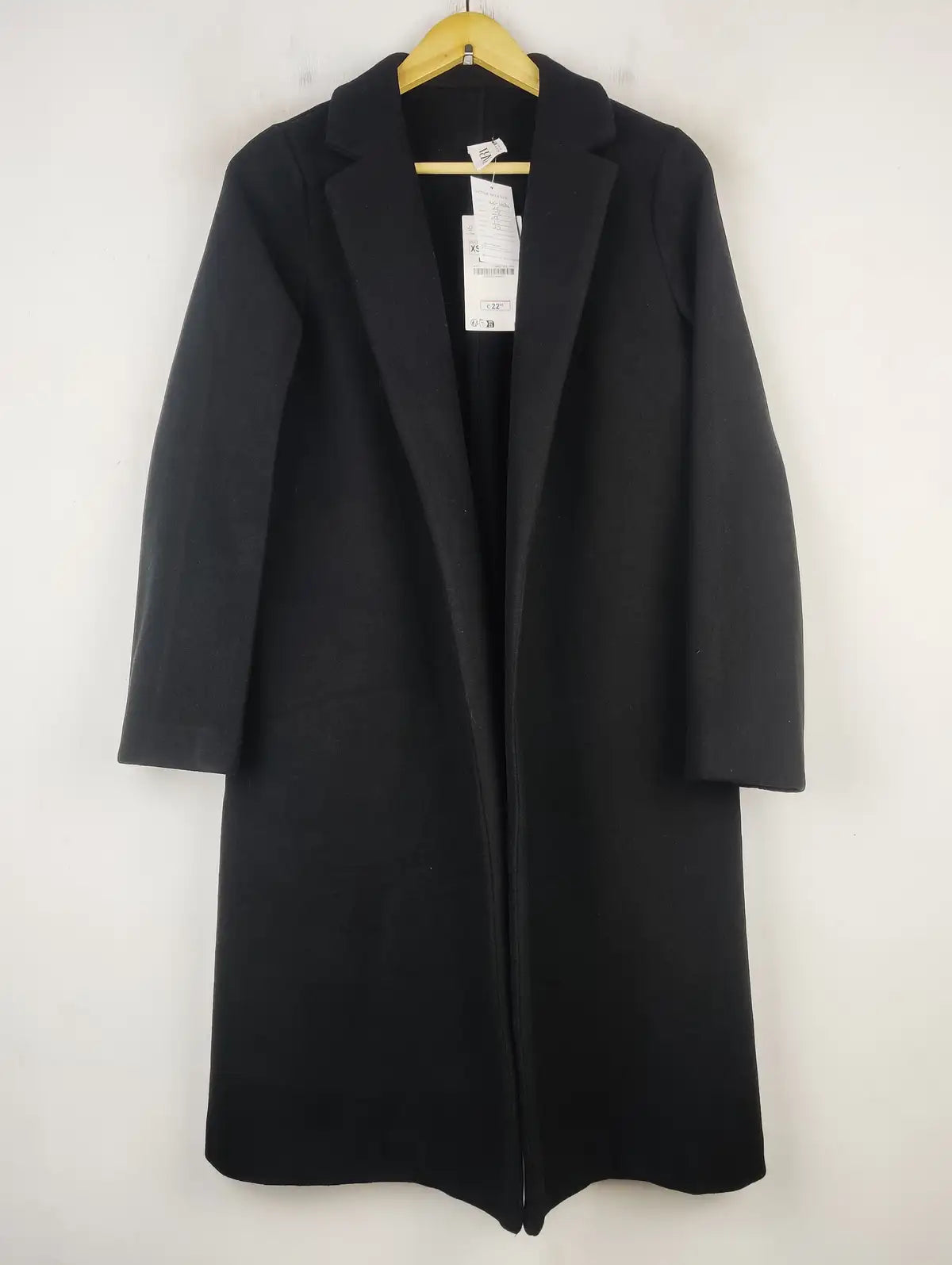 Buy online pre-used pre-loved 100% authentic & Original branded Zara (WC-4074) available in Pakistan. Top international brands avilable.