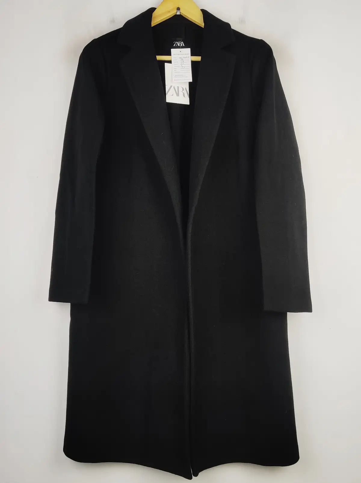 Buy online pre-used pre-loved 100% authentic & Original branded Zara (WC-4077) available in Pakistan. Top international brands avilable.