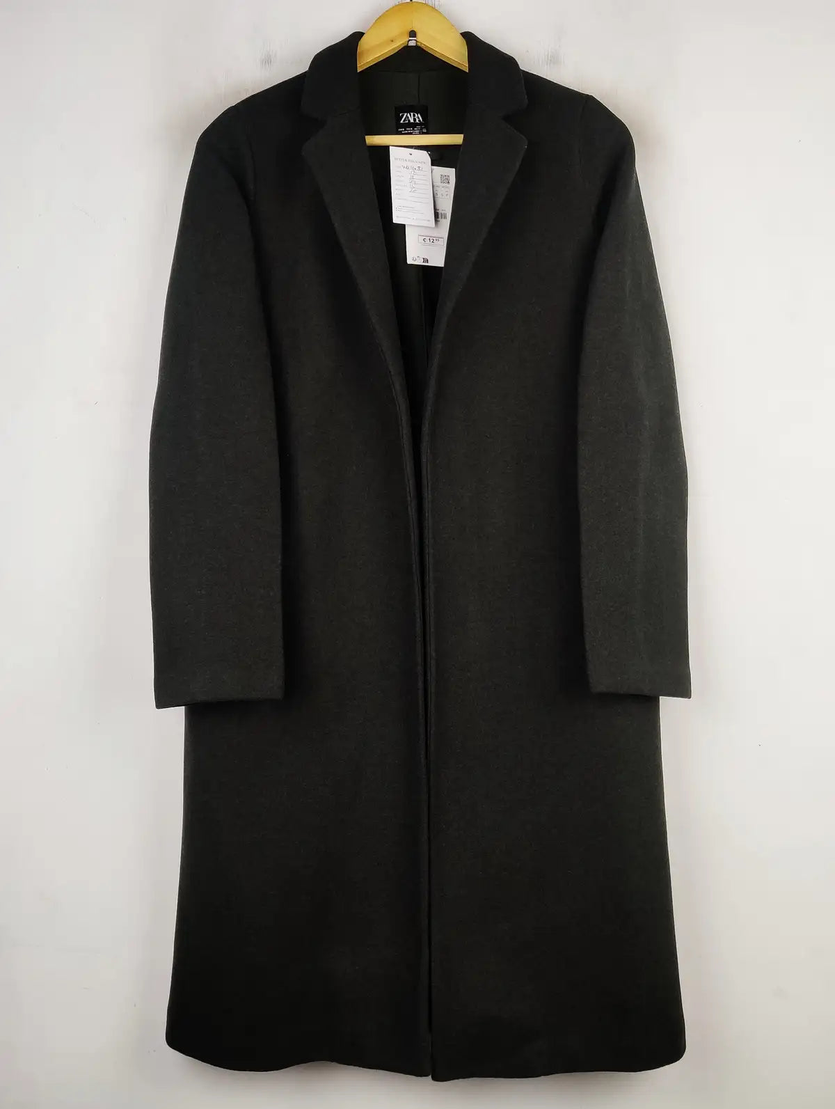 Buy online pre-used pre-loved 100% authentic & Original branded Zara (WC-4081) available in Pakistan. Top international brands avilable.