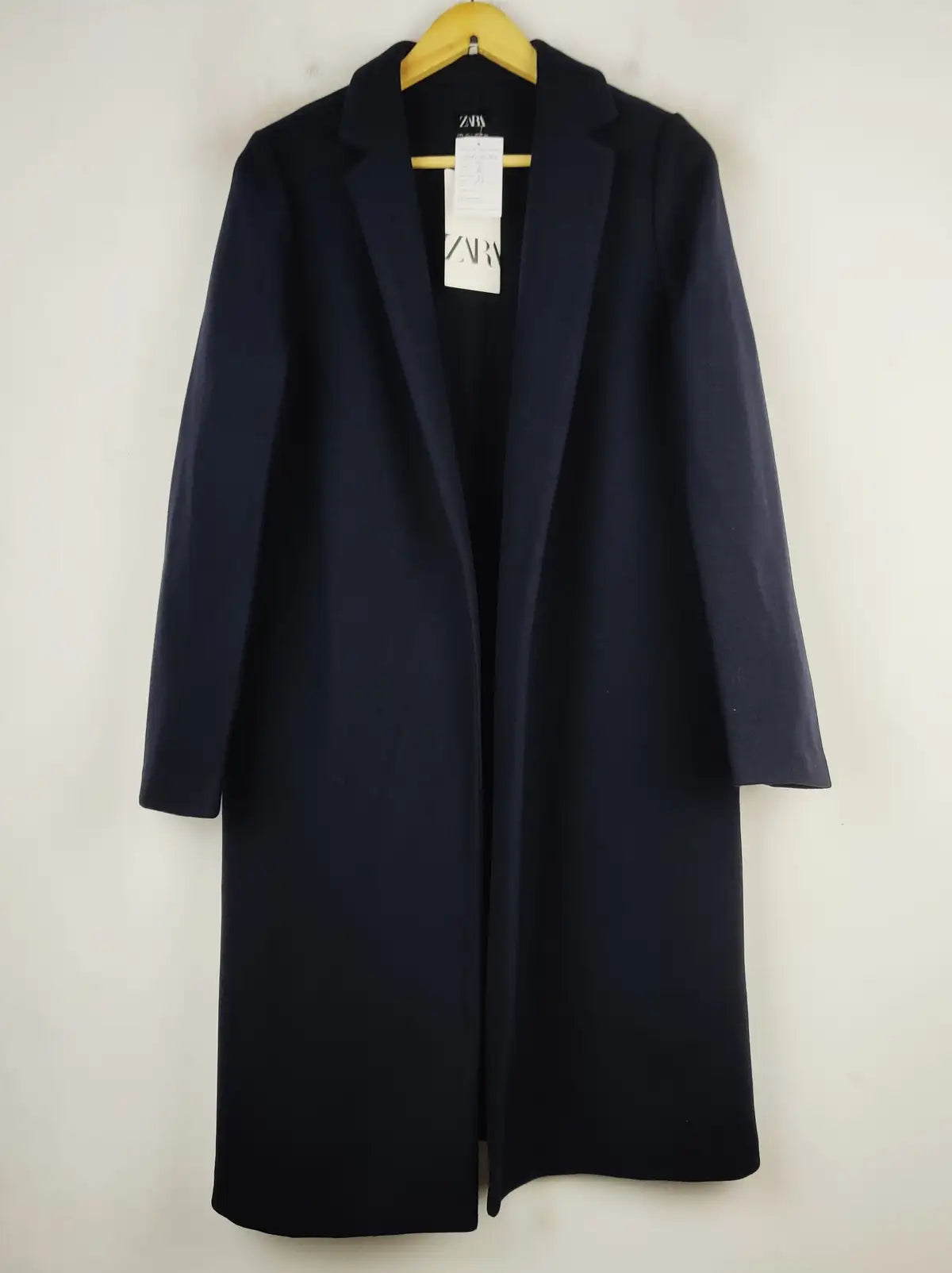 Buy online pre-used pre-loved 100% authentic & Original branded Zara (WC-4083) available in Pakistan. Top international brands avilable.