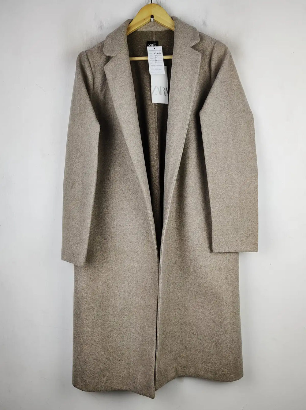 Buy online pre-used pre-loved 100% authentic & Original branded Zara (WC-4086) available in Pakistan. Top international brands avilable.