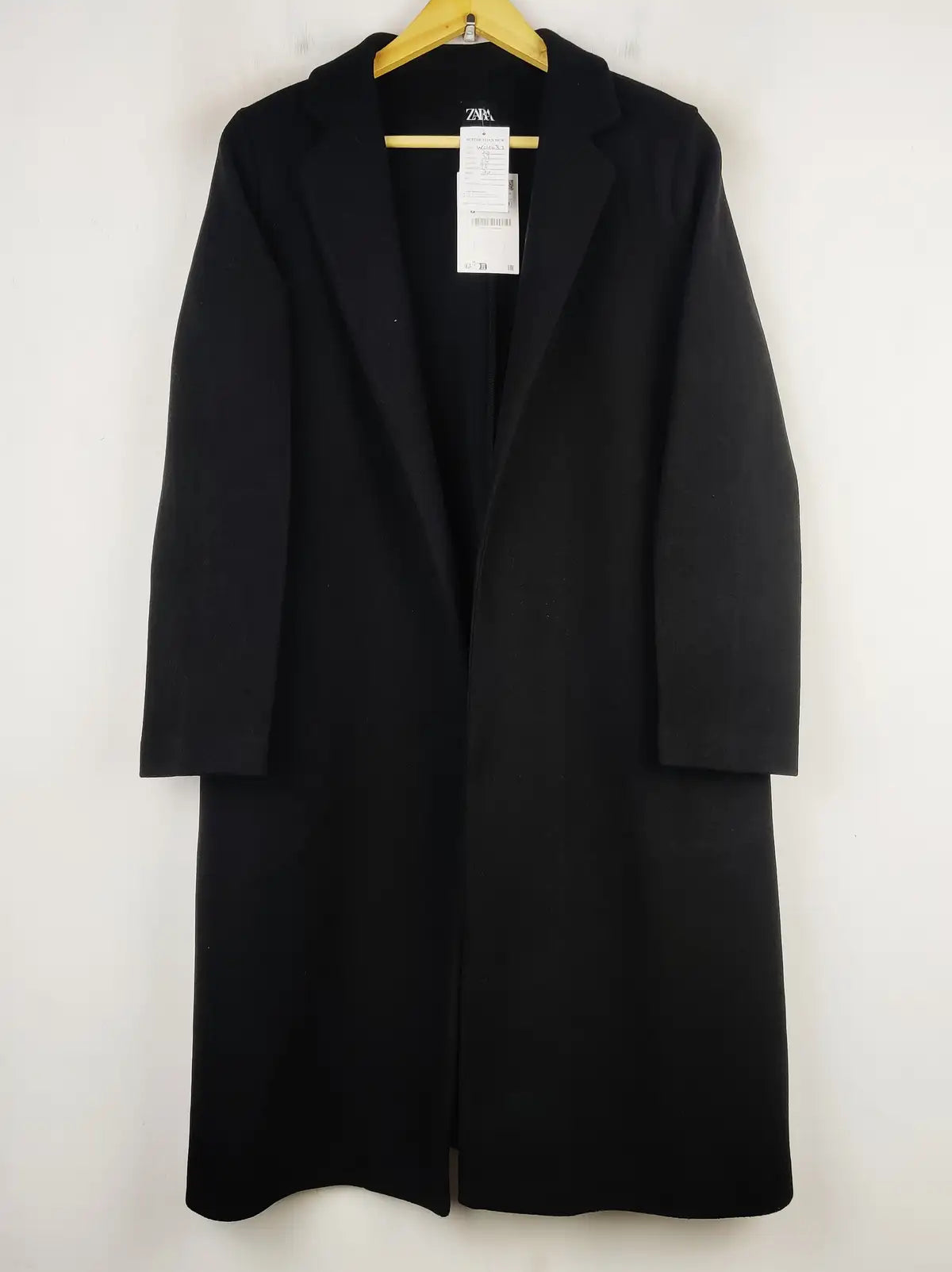 Buy online pre-used pre-loved 100% authentic & Original branded Zara (WC-4087) available in Pakistan. Top international brands avilable.