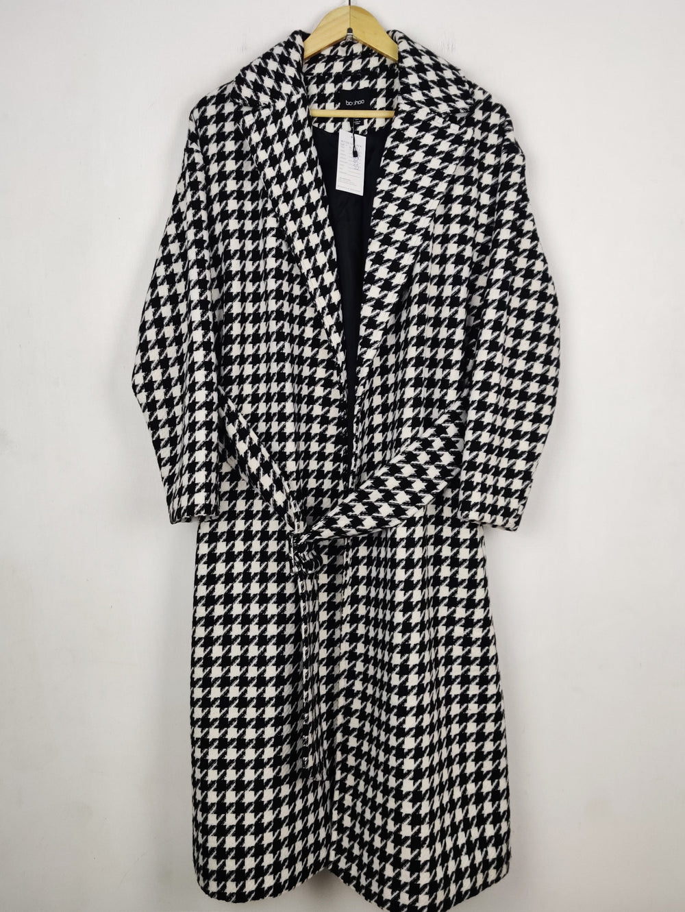 Buy online pre-used pre-loved 100% authentic & Original branded Boohoo (WC-4581) available in Pakistan. Top international brands avilable.