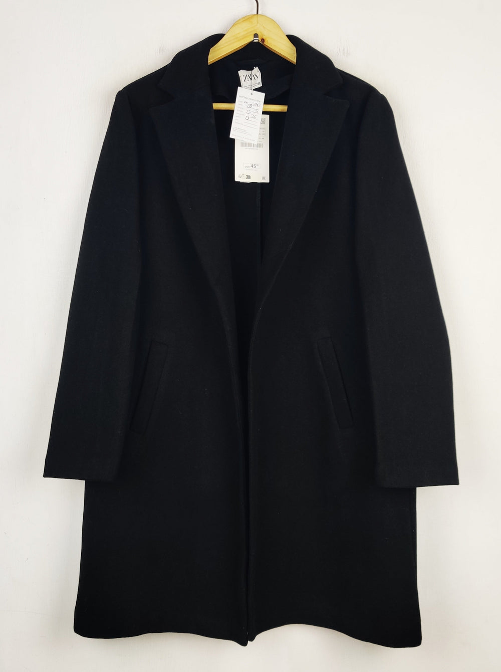 Buy online pre-used pre-loved 100% authentic & Original branded Zara (WC-4707) available in Pakistan. Top international brands avilable.