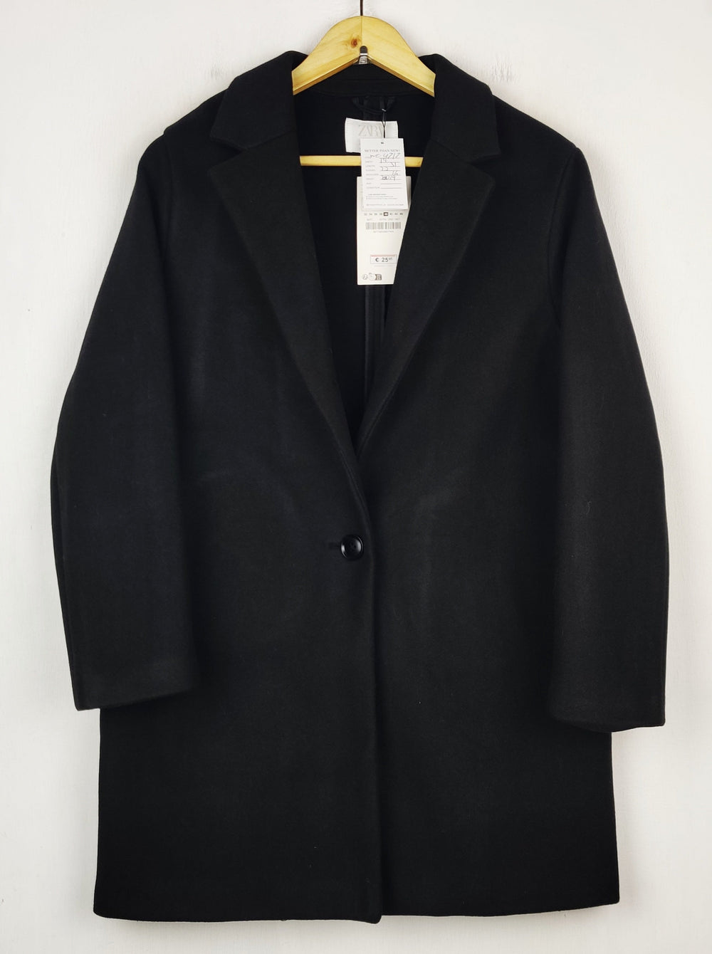 Buy online pre-used pre-loved 100% authentic & Original branded Zara (WC-4717) available in Pakistan. Top international brands avilable.