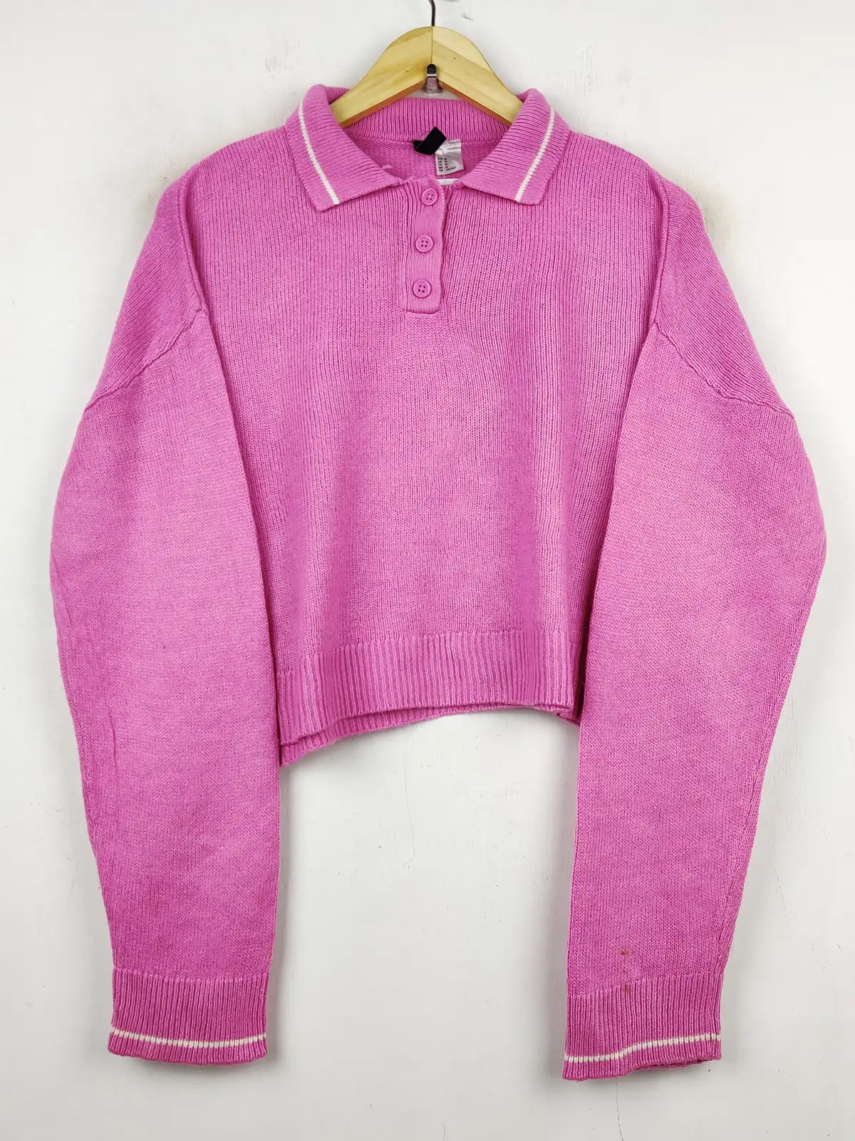 Buy online pre-used pre-loved 100% authentic & Original branded H&M (WCT-1068) available in Pakistan. Top international brands avilable.