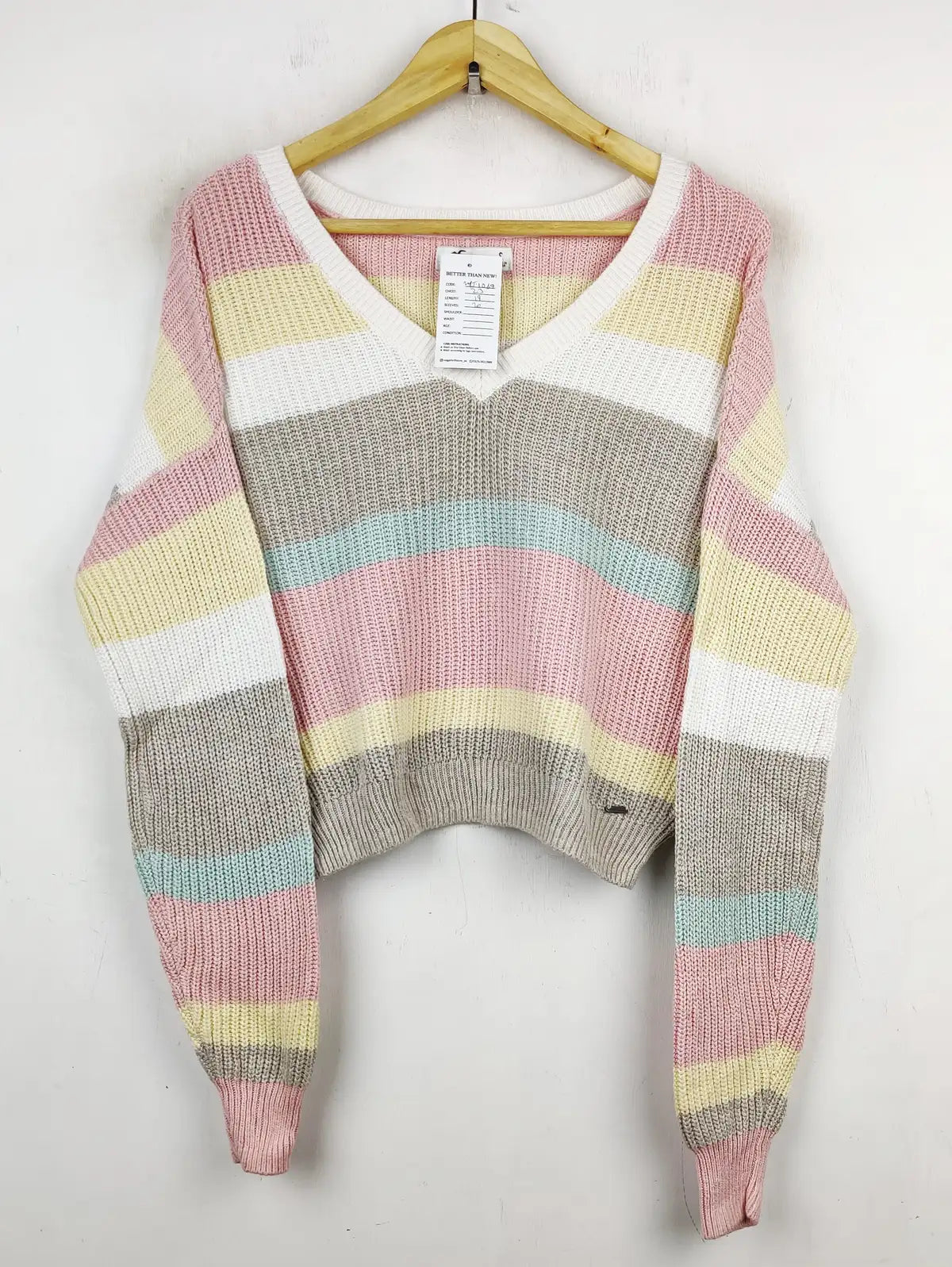 Buy online pre-used pre-loved 100% authentic & Original branded Hollister (WCT-1069) available in Pakistan. Top international brands avilable.