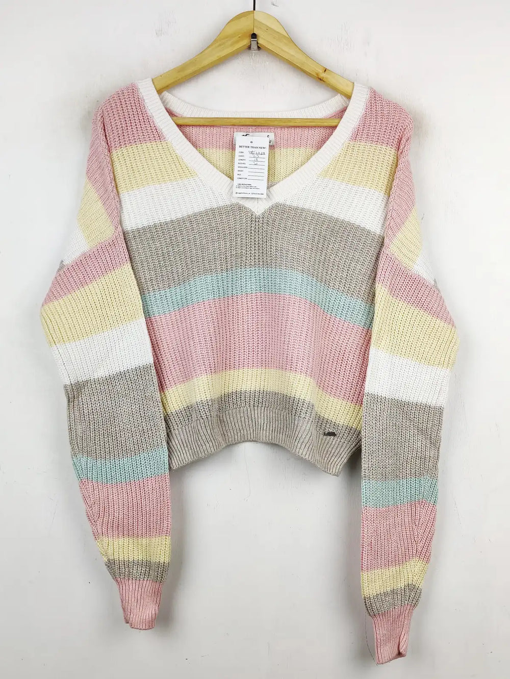 Buy online pre-used pre-loved 100% authentic & Original branded Hollister (WCT-1069) available in Pakistan. Top international brands avilable.
