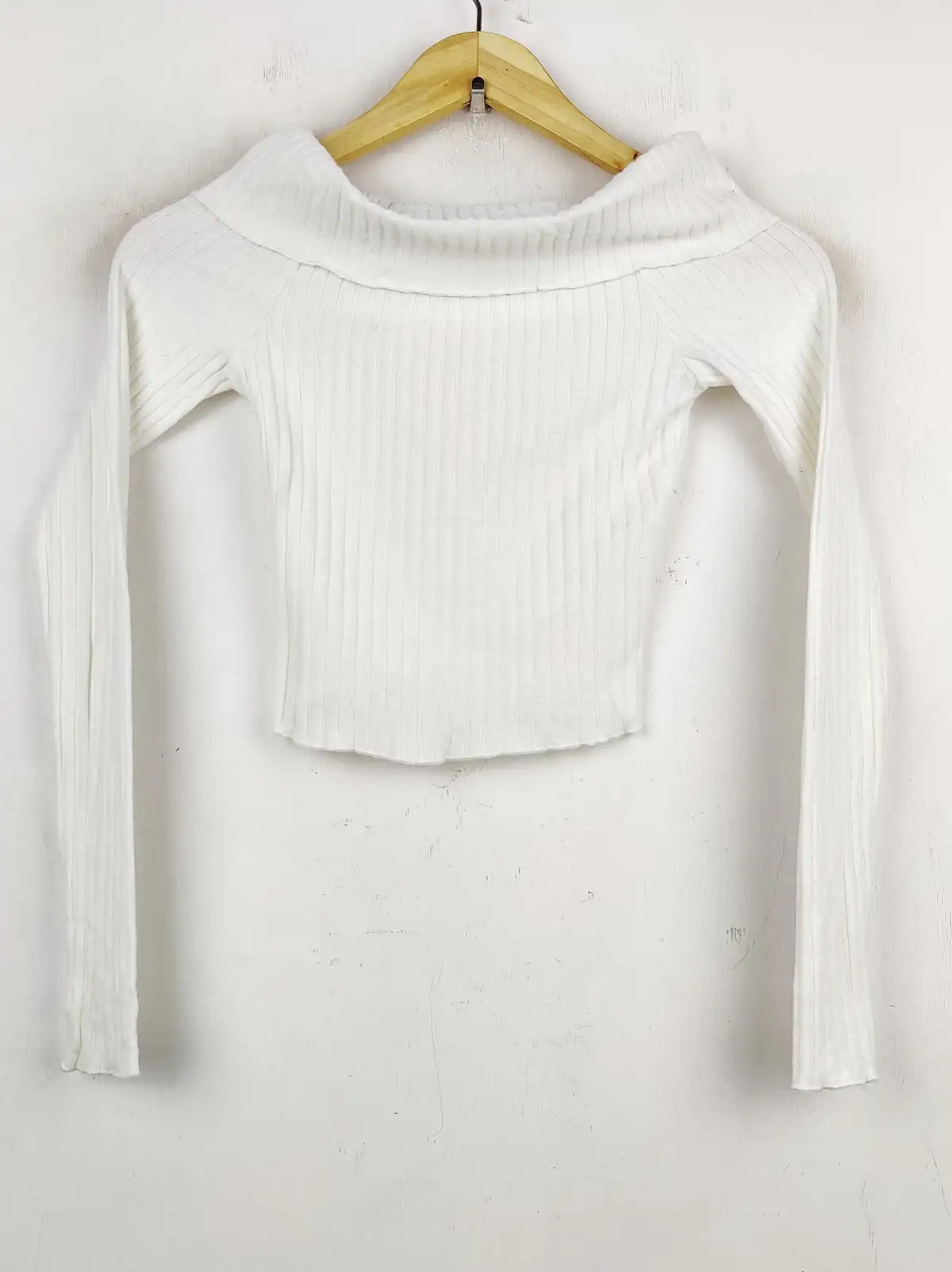 Buy online pre-used pre-loved 100% authentic & Original branded Bershka (WCT-1108) available in Pakistan. Top international brands avilable.