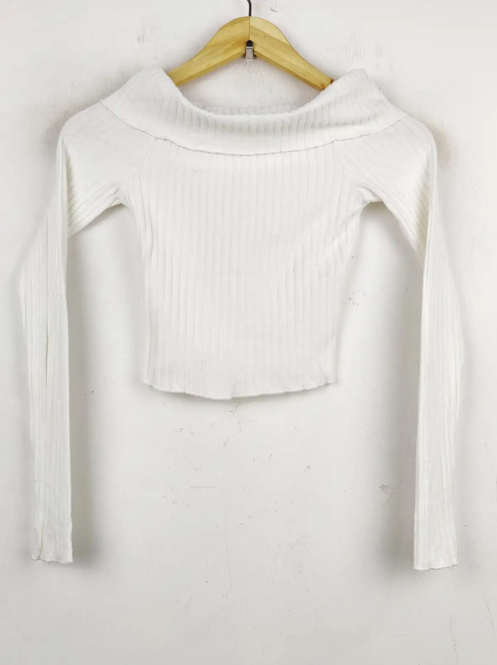 Buy online pre-used pre-loved 100% authentic & Original branded Bershka (WCT-1108) available in Pakistan. Top international brands avilable.