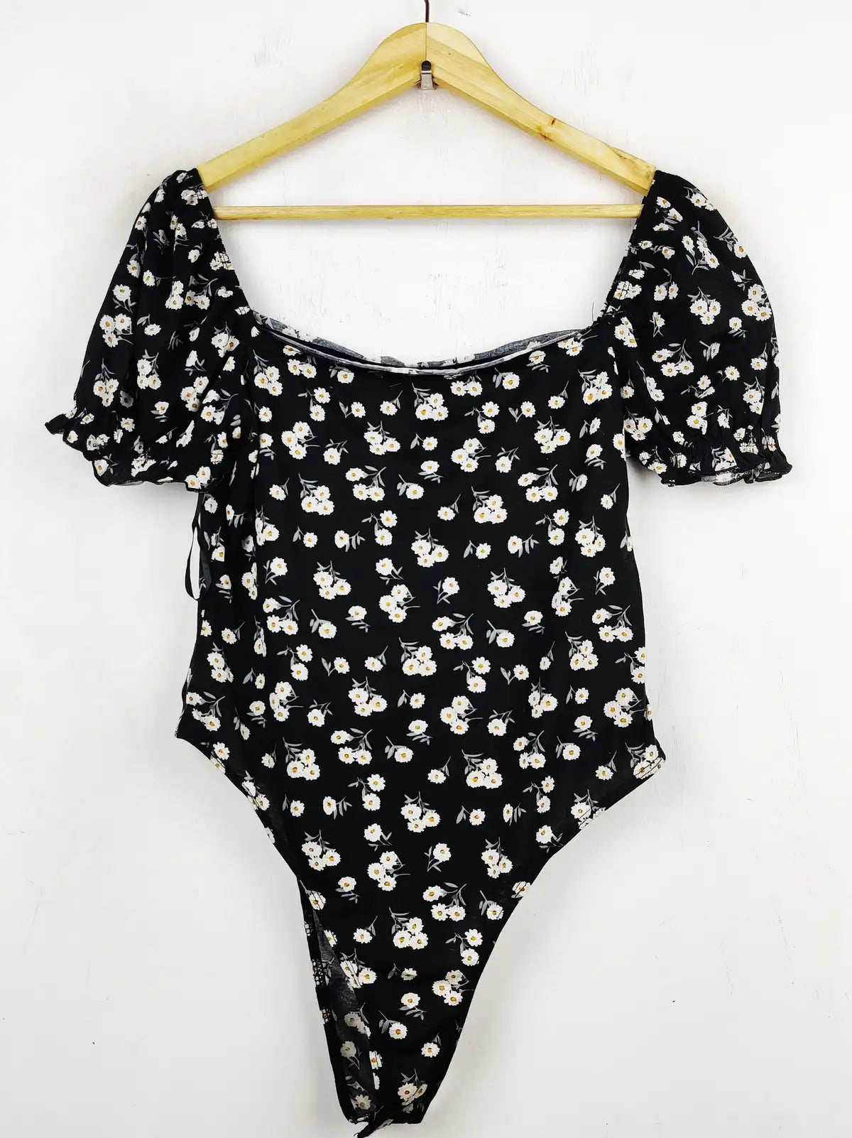 Buy online pre-used pre-loved 100% authentic & Original branded Shein (WCT-1120) available in Pakistan. Top international brands avilable.
