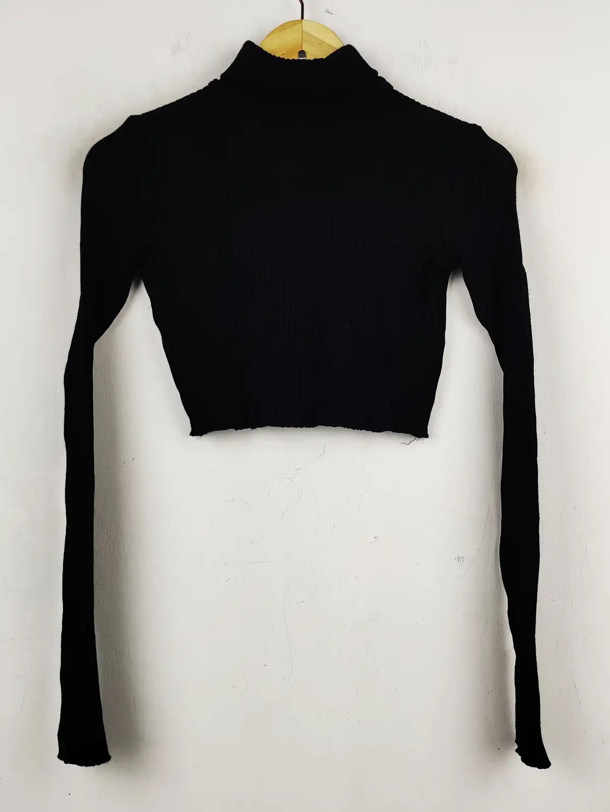 Buy online pre-used pre-loved 100% authentic & Original branded Bershka (WCT-1156) available in Pakistan. Top international brands avilable.